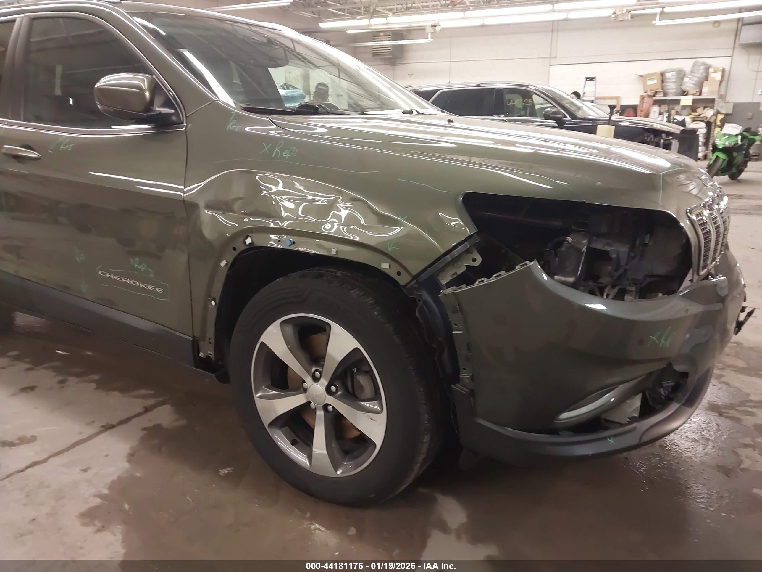 JEEP CHEROKEE image 6