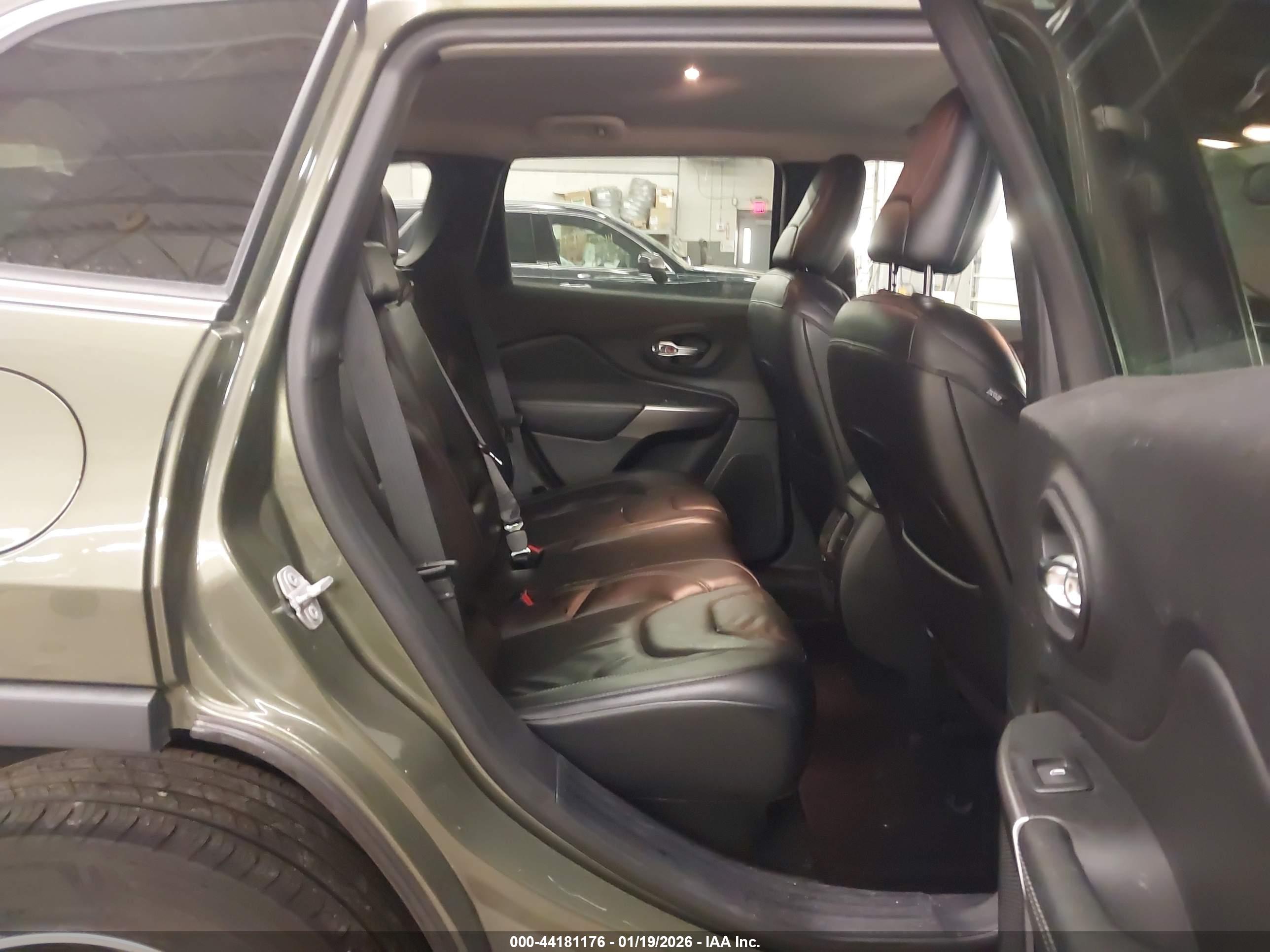 JEEP CHEROKEE image 8