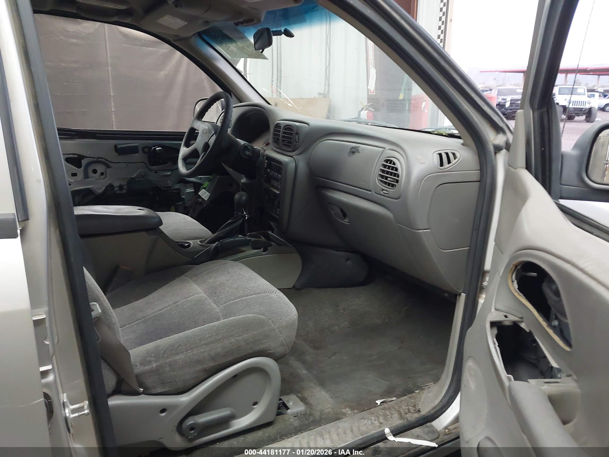 CHEVROLET TRAILBLAZER image 5