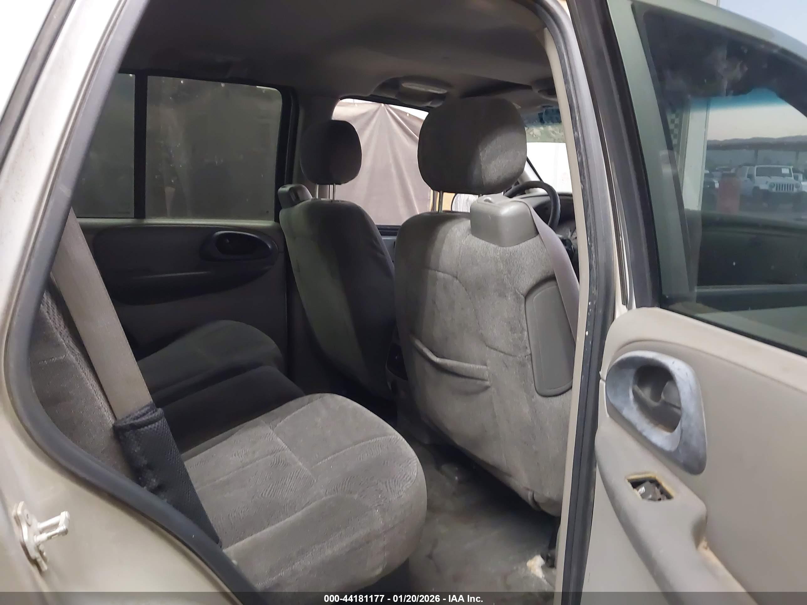 CHEVROLET TRAILBLAZER image 8