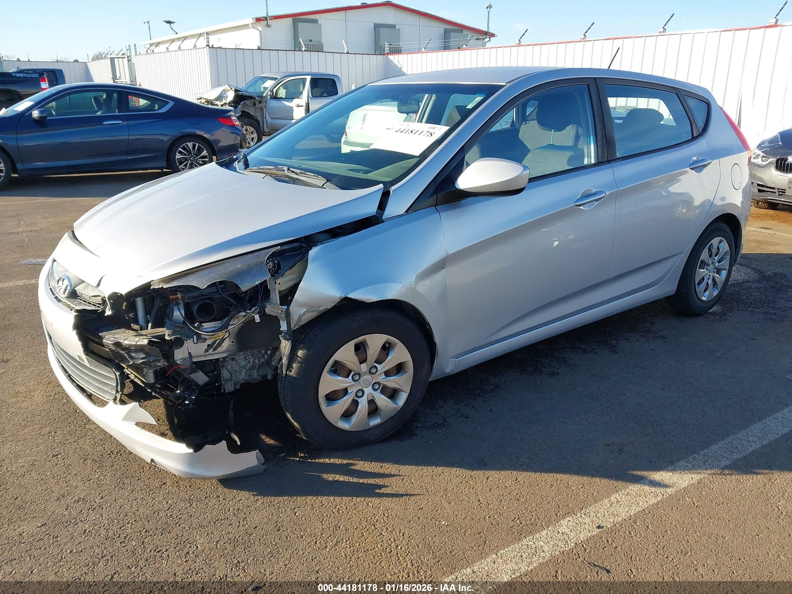 HYUNDAI ACCENT image 2