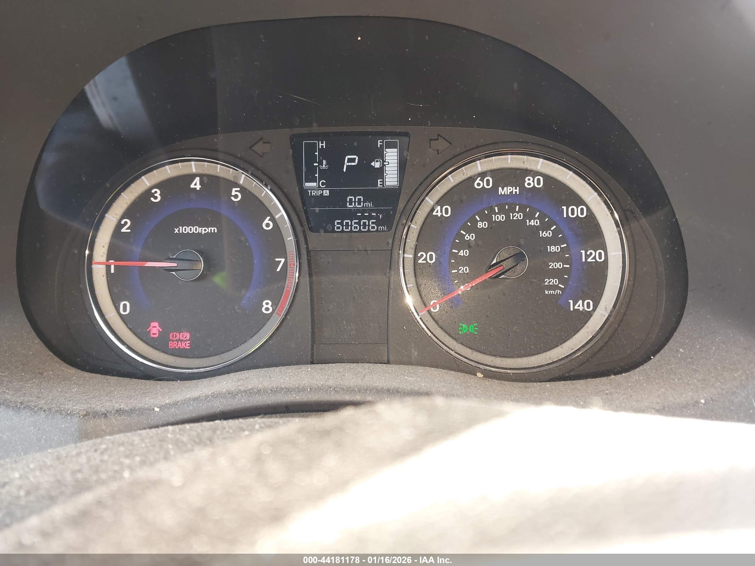 HYUNDAI ACCENT image 7