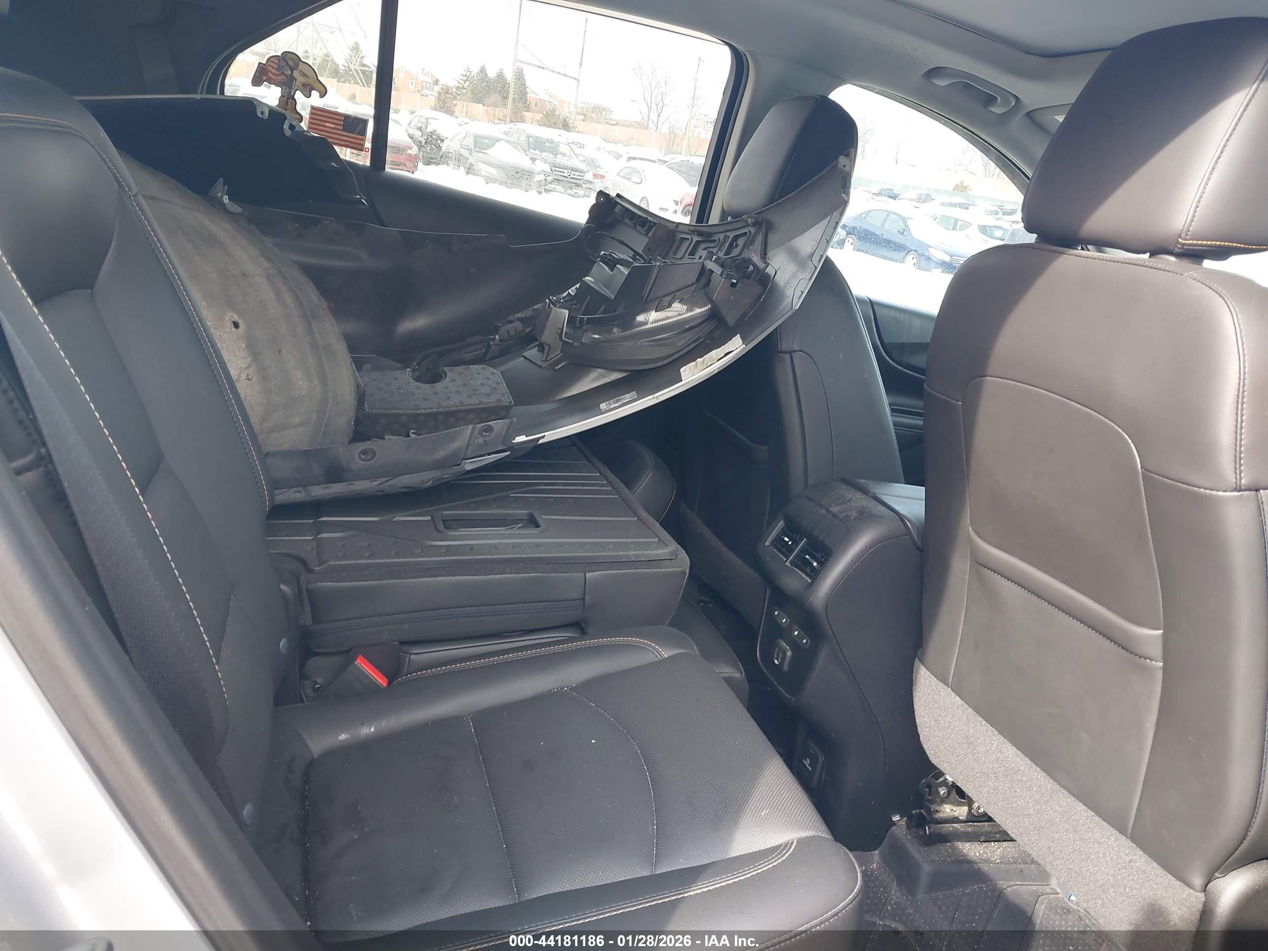 CHEVROLET EQUINOX image 8