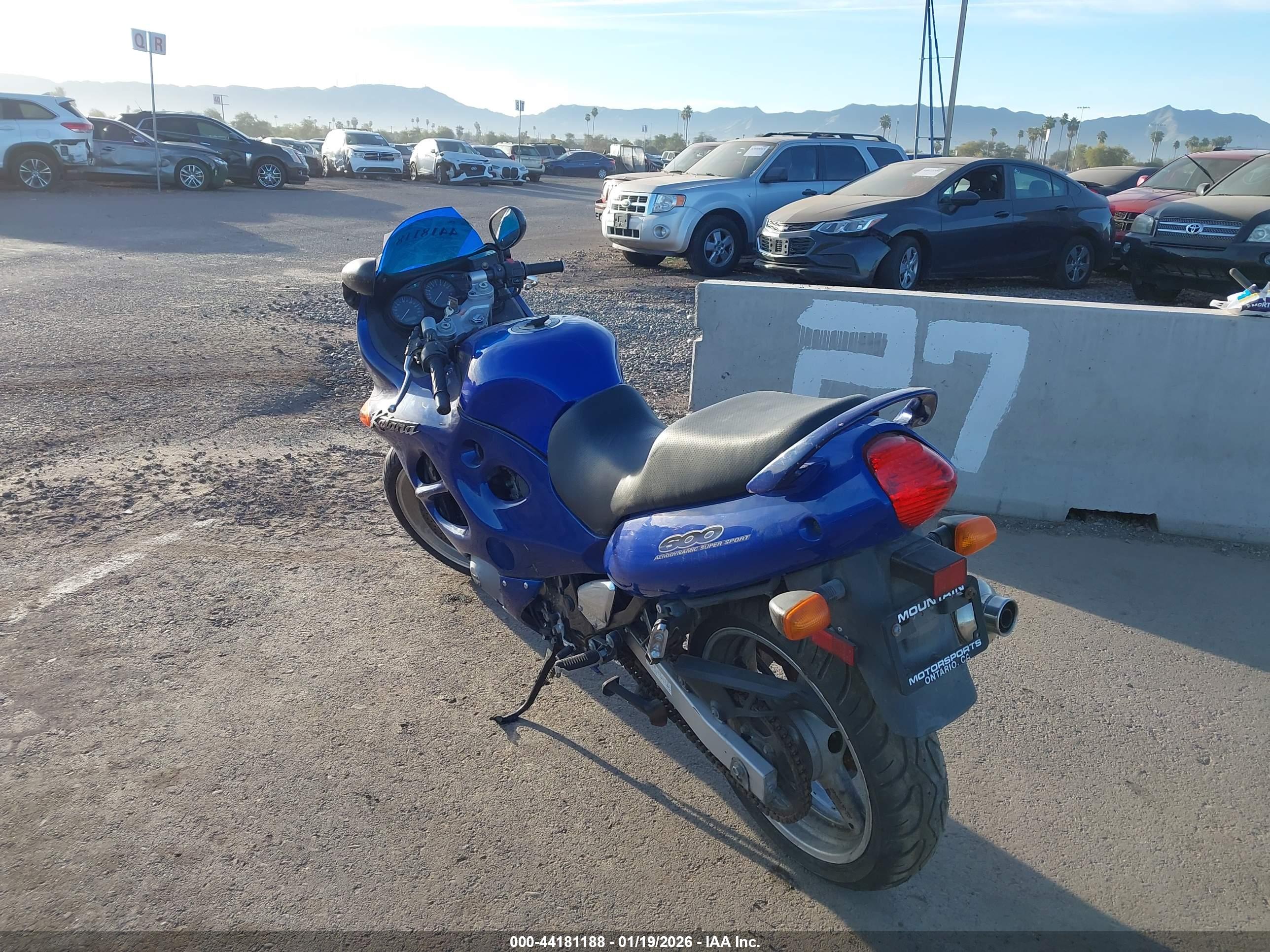 SUZUKI GSX600 image 3