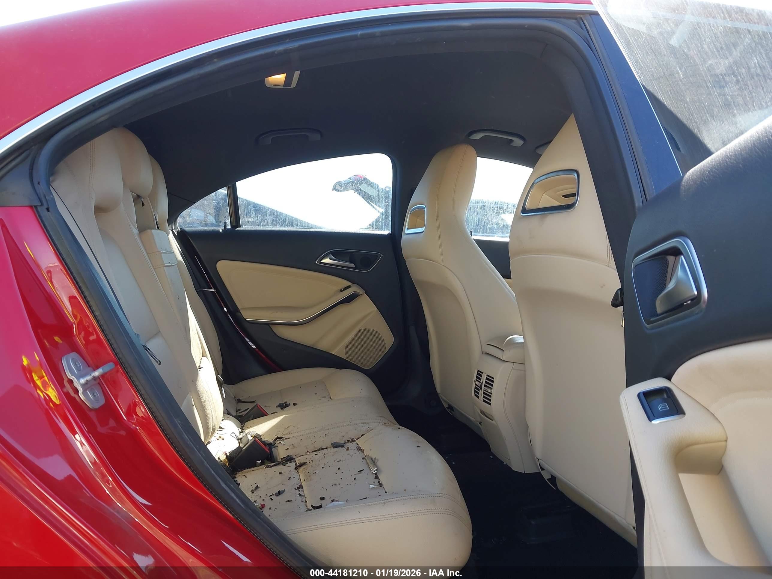 MERCEDES-BENZ CLA image 8