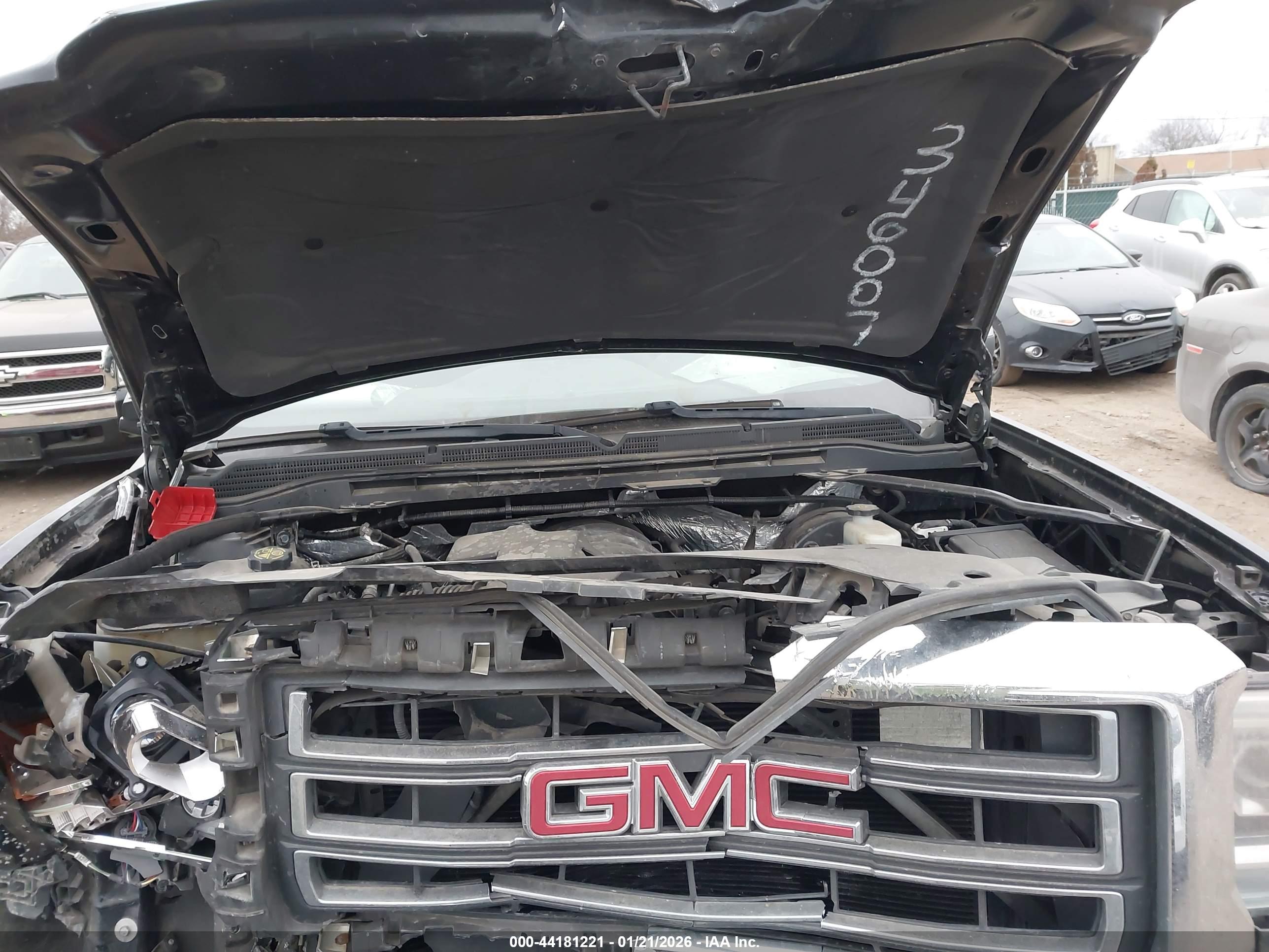 GMC SIERRA image 10
