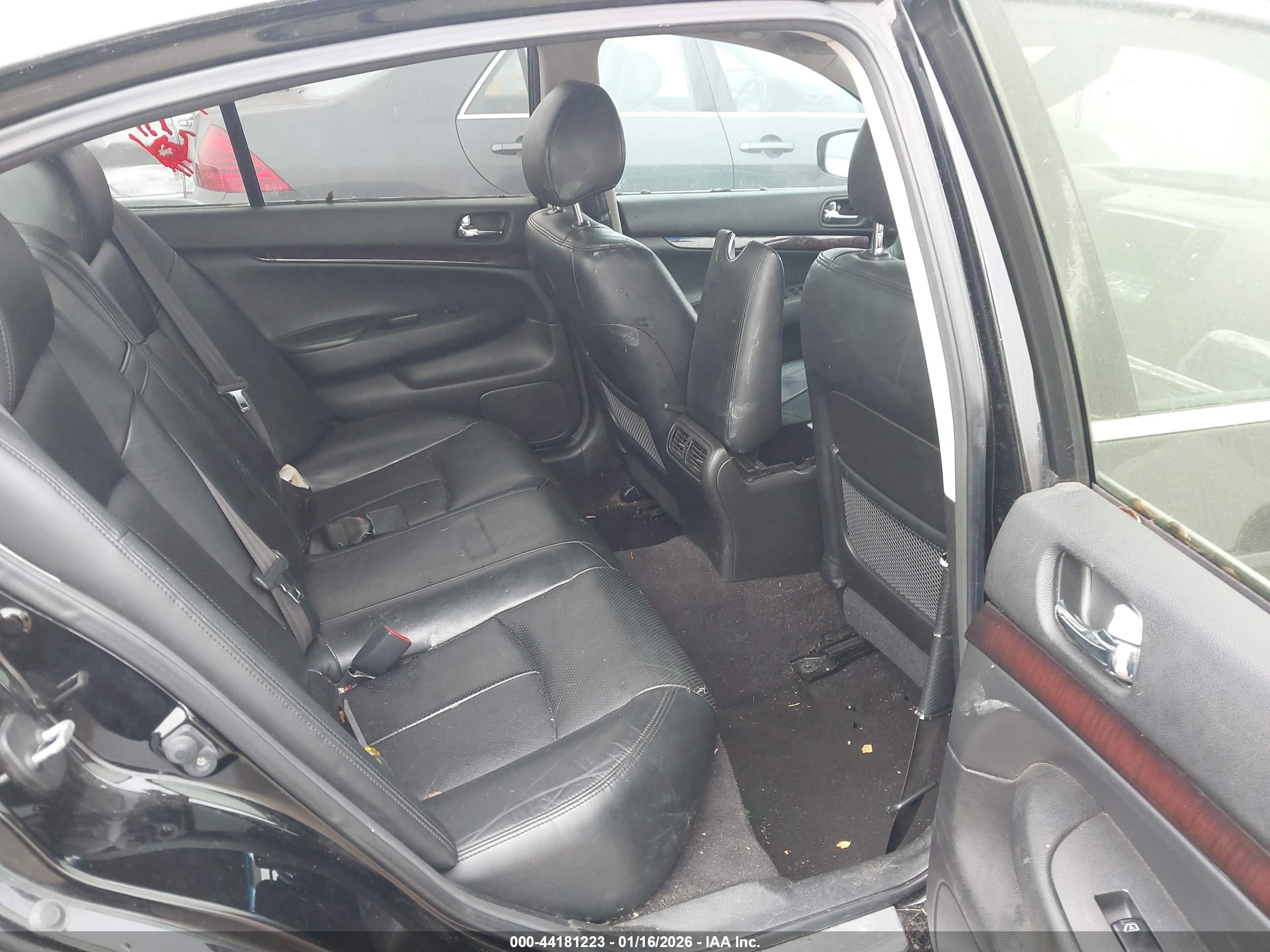 INFINITI G37 image 8