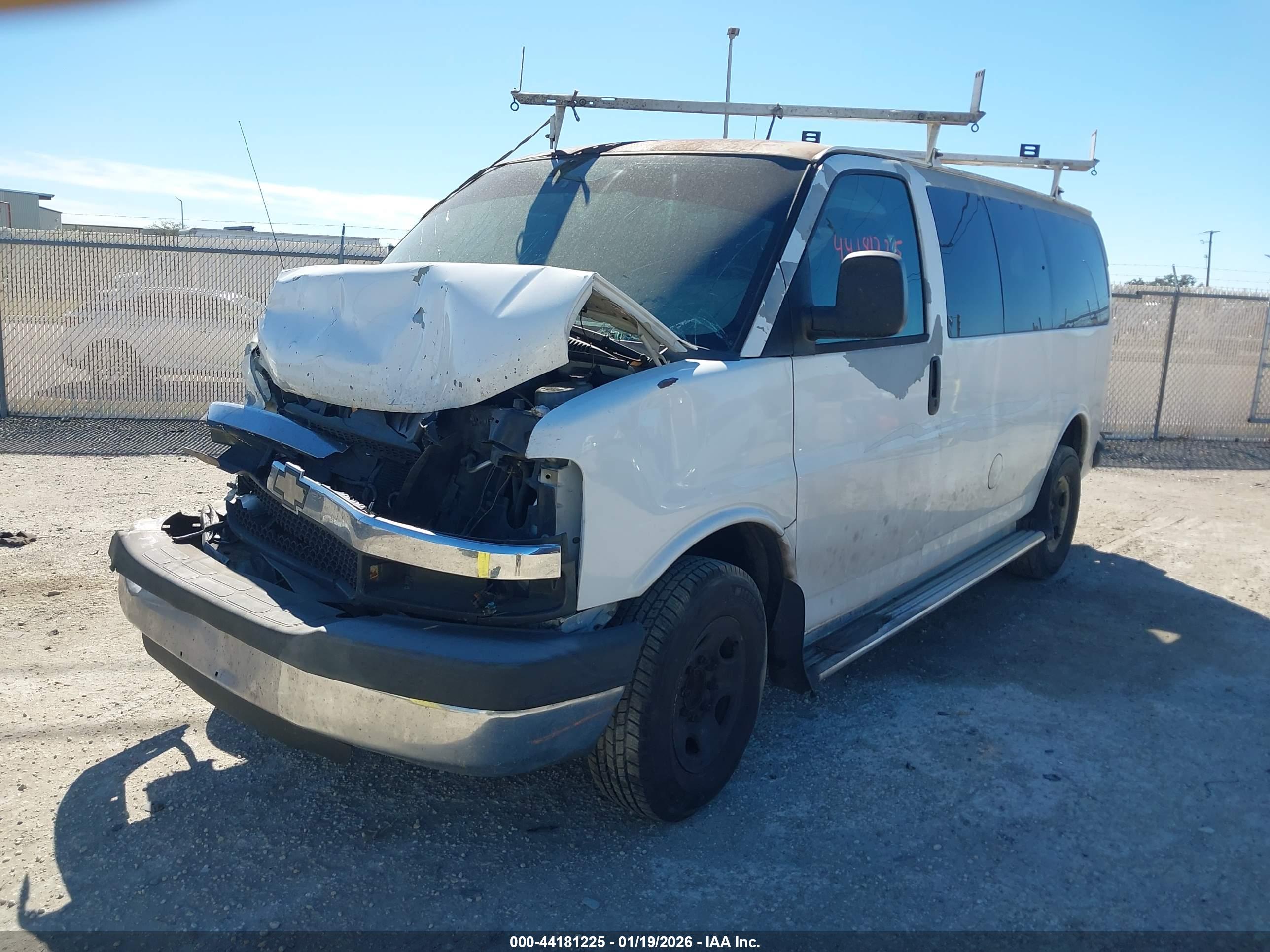 CHEVROLET EXPRESS image 2