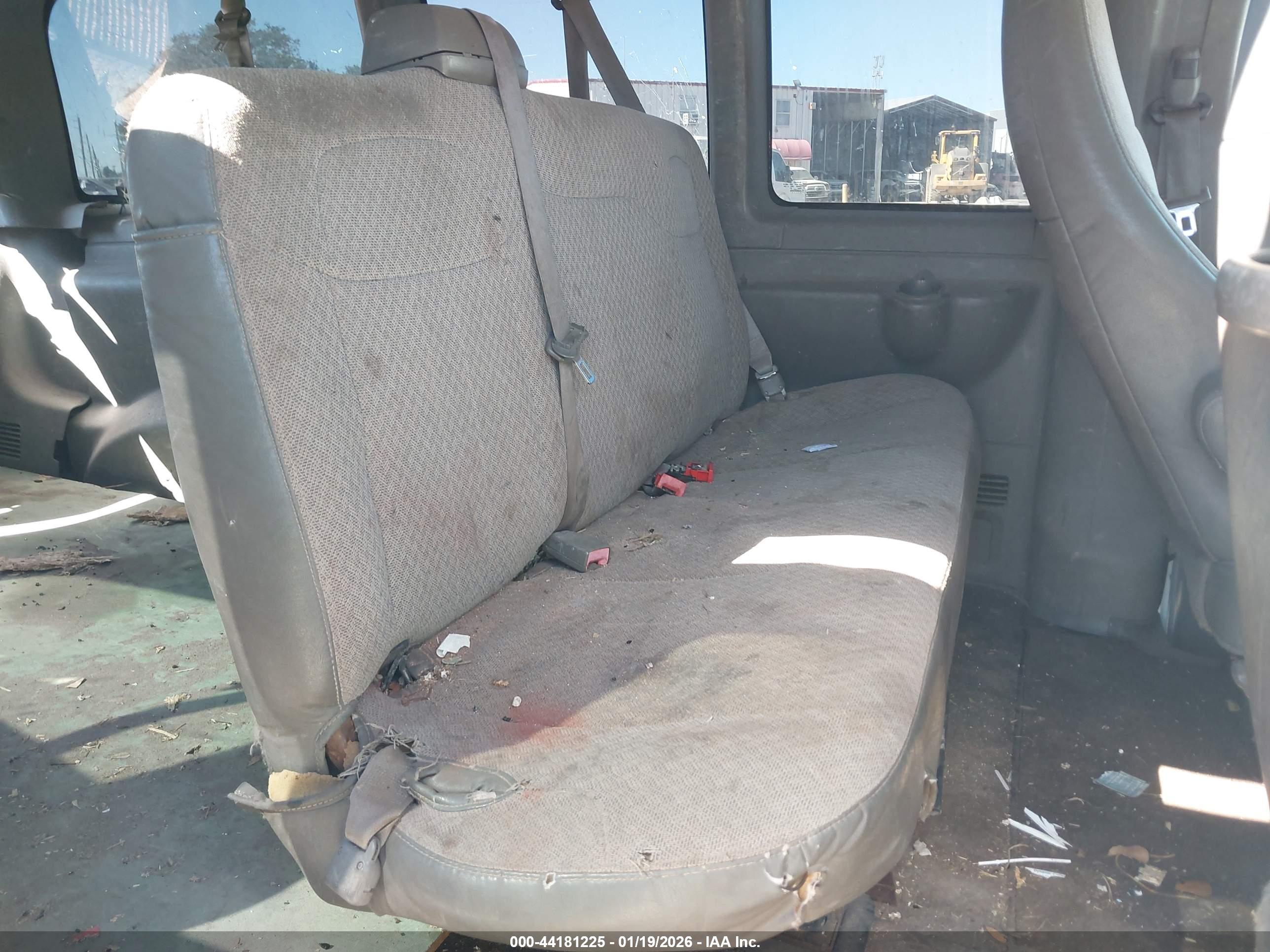 CHEVROLET EXPRESS image 8