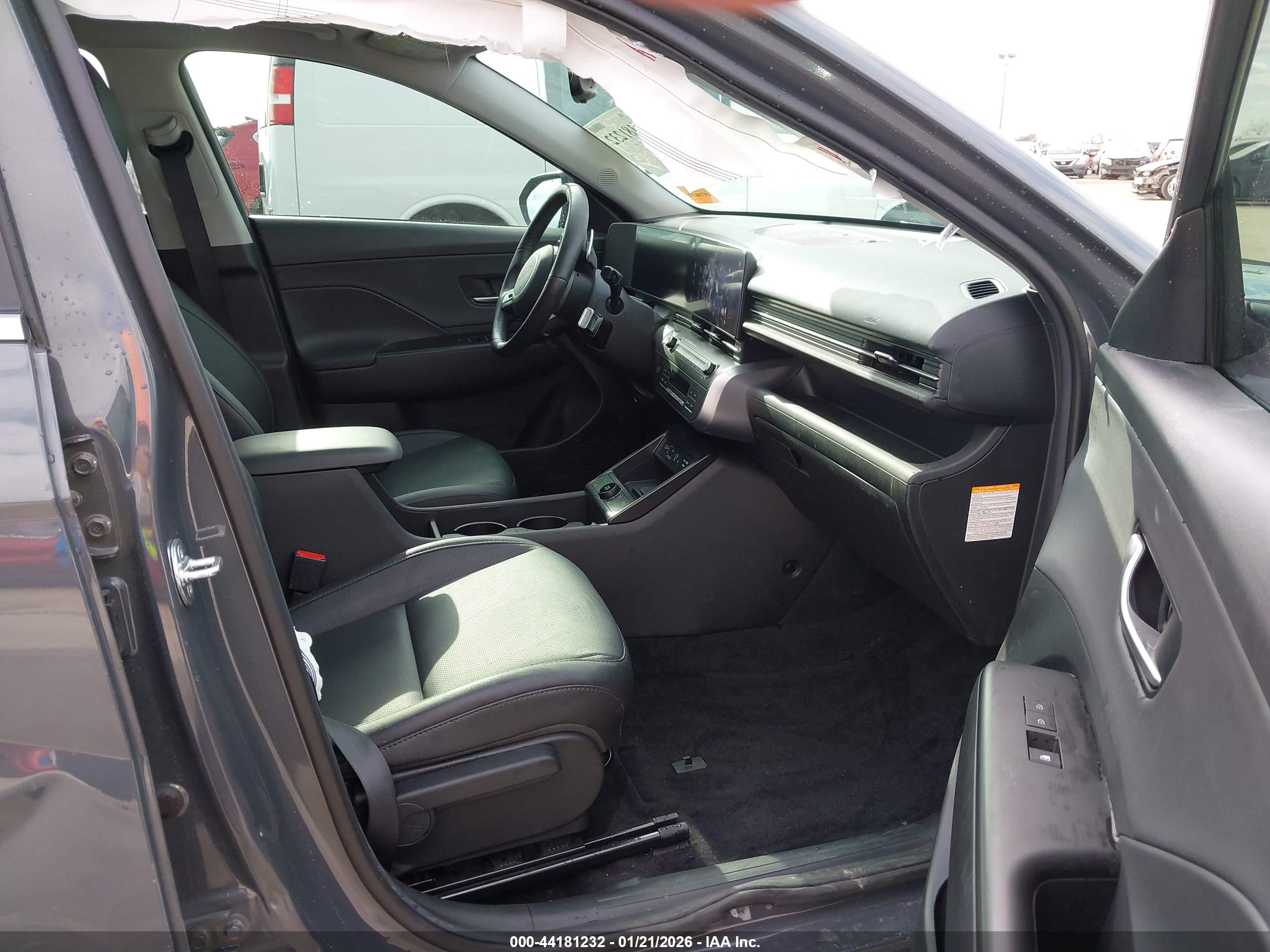 HYUNDAI KONA image 5