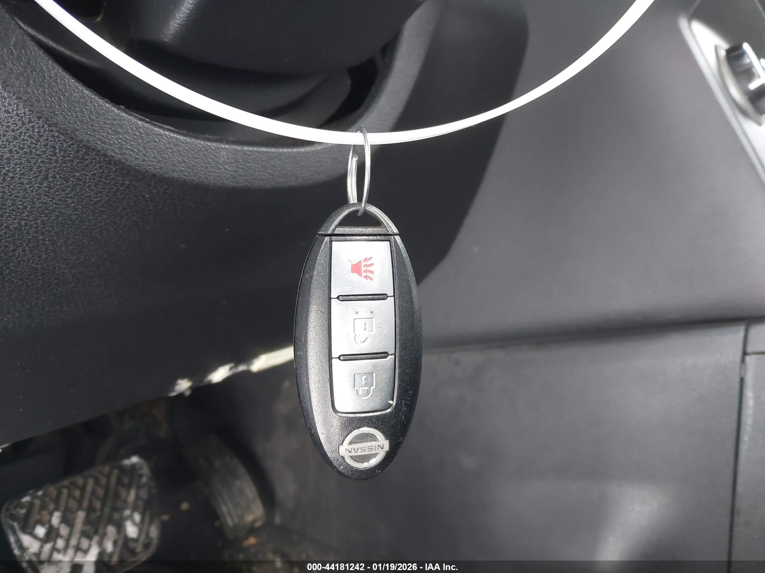 NISSAN ROGUE image 11