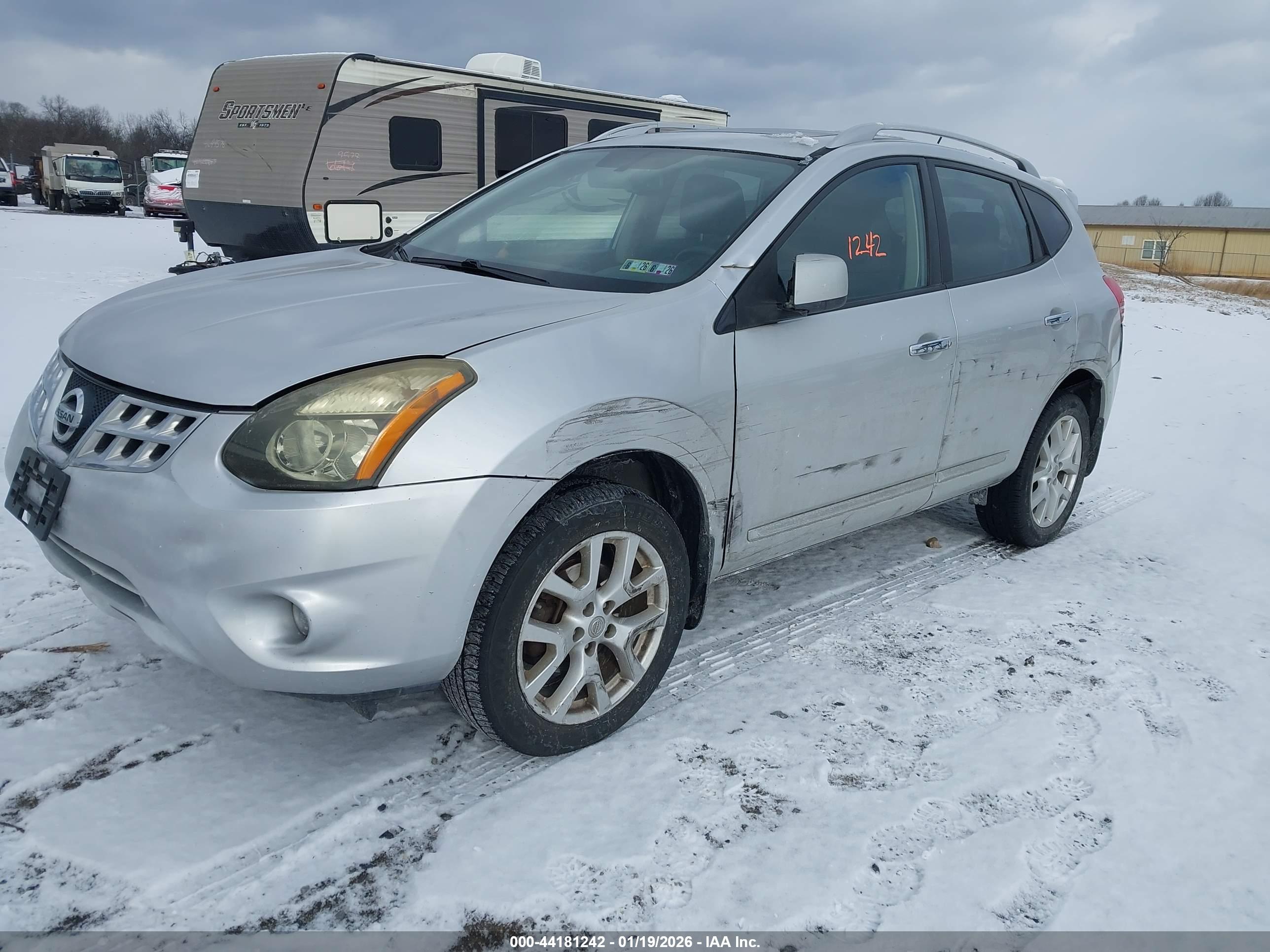NISSAN ROGUE image 2