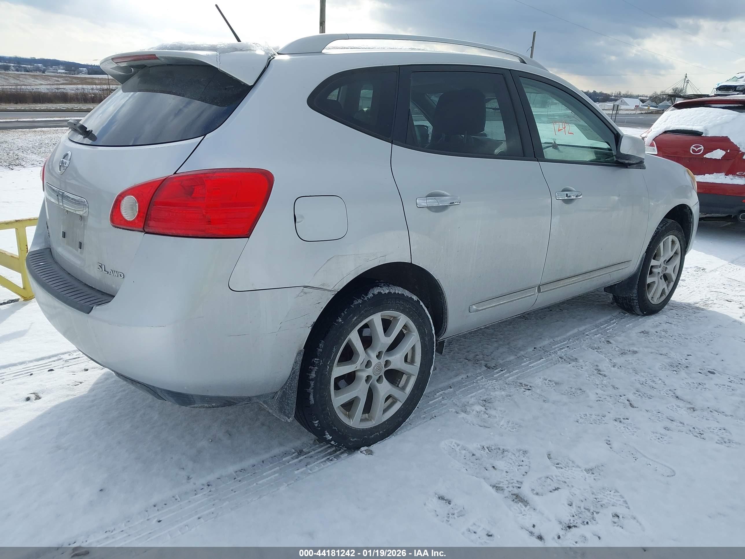 NISSAN ROGUE image 4