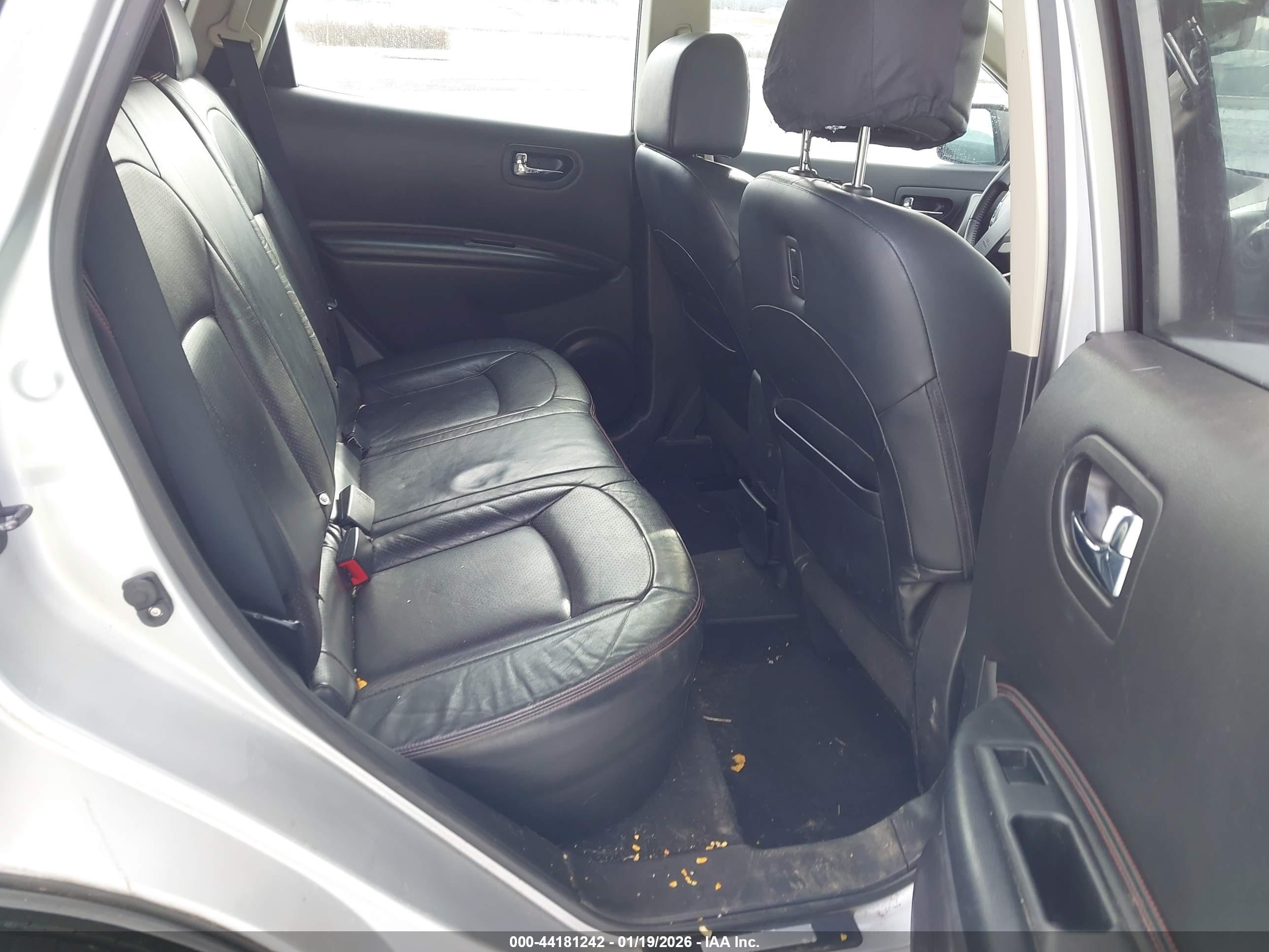 NISSAN ROGUE image 8