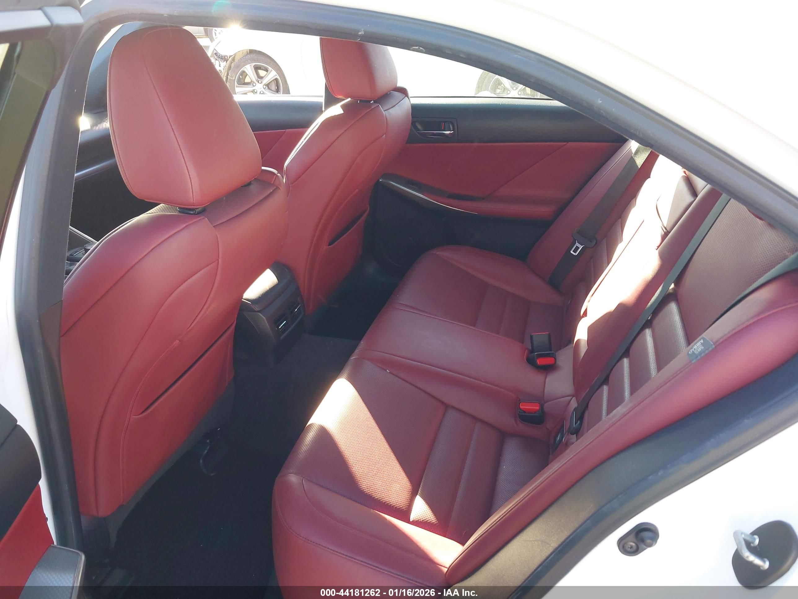 LEXUS IS image 8