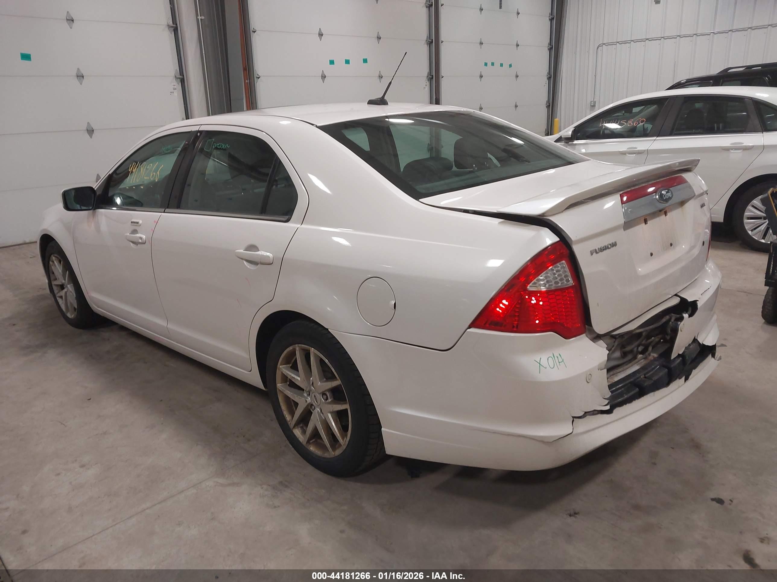FORD FUSION image 3