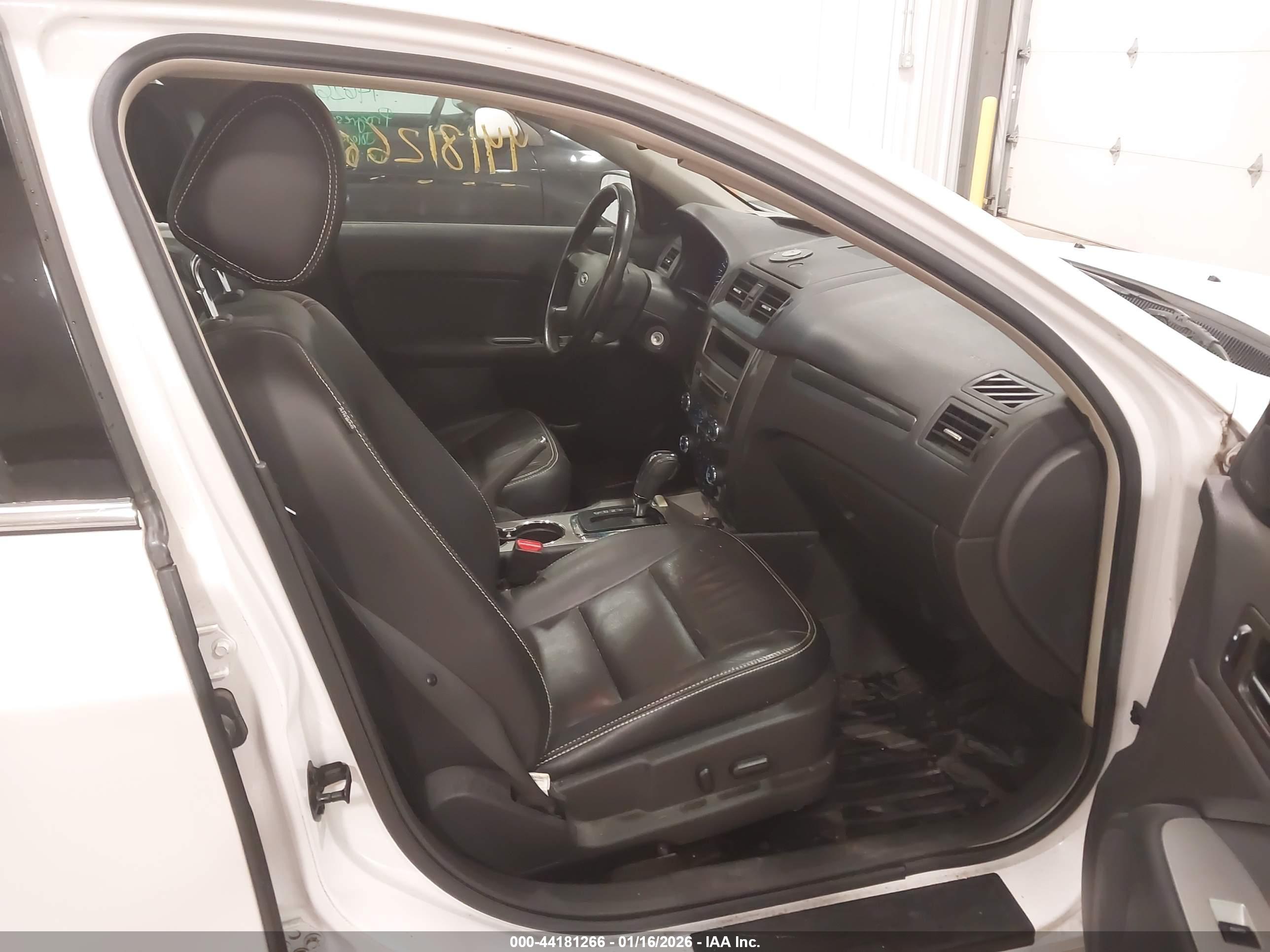FORD FUSION image 5