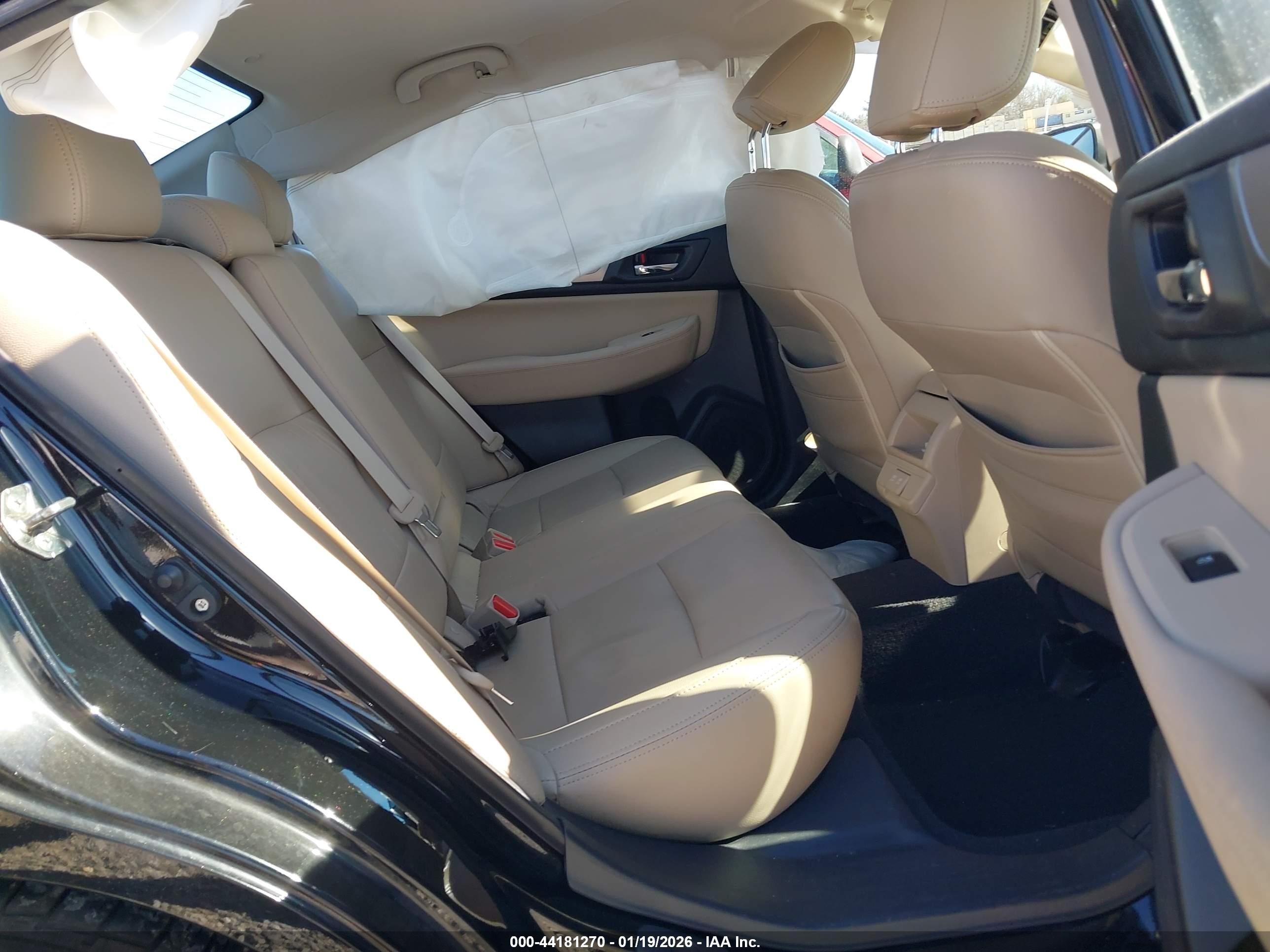 SUBARU LEGACY image 8