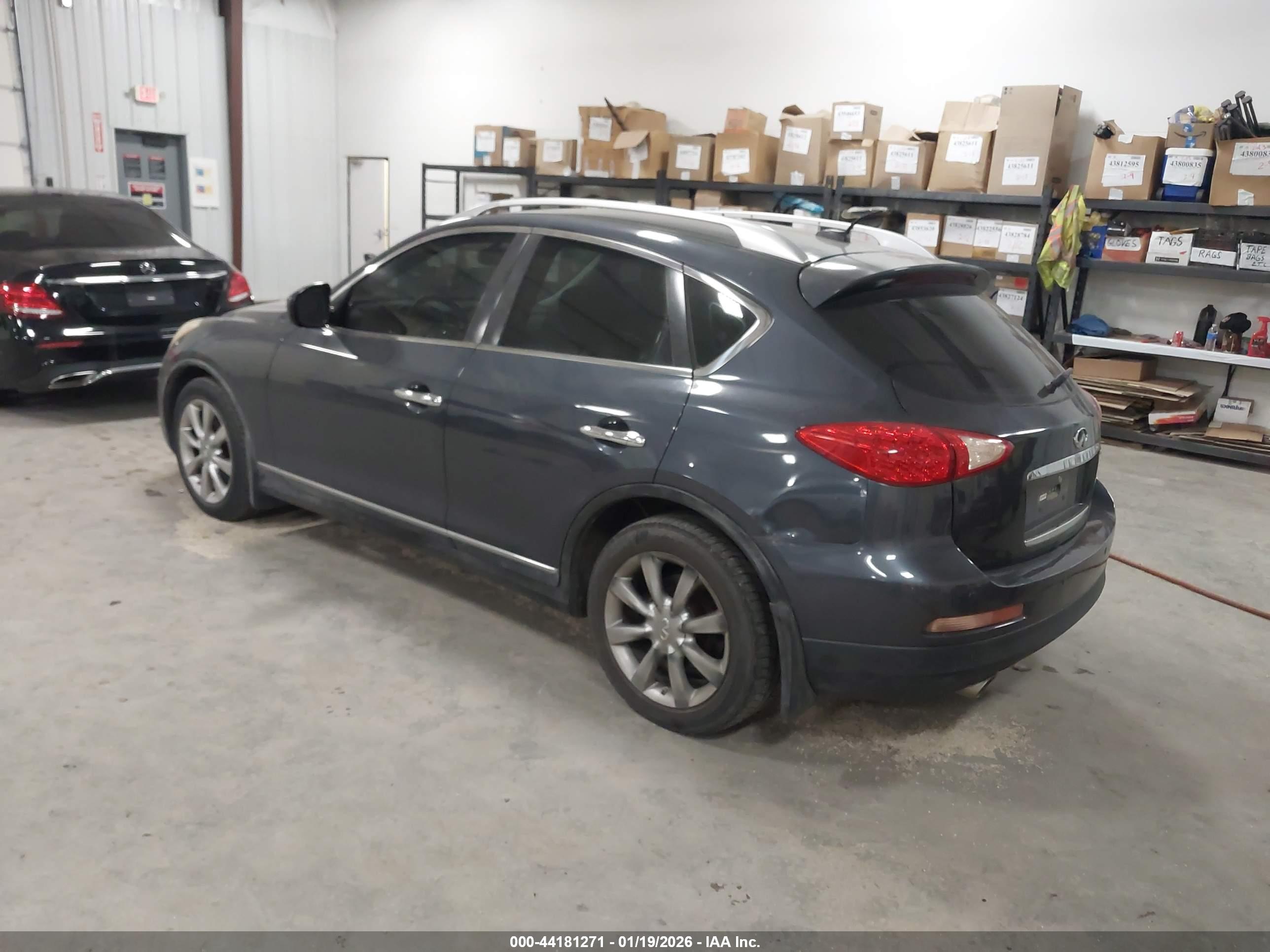 INFINITI EX35 image 3