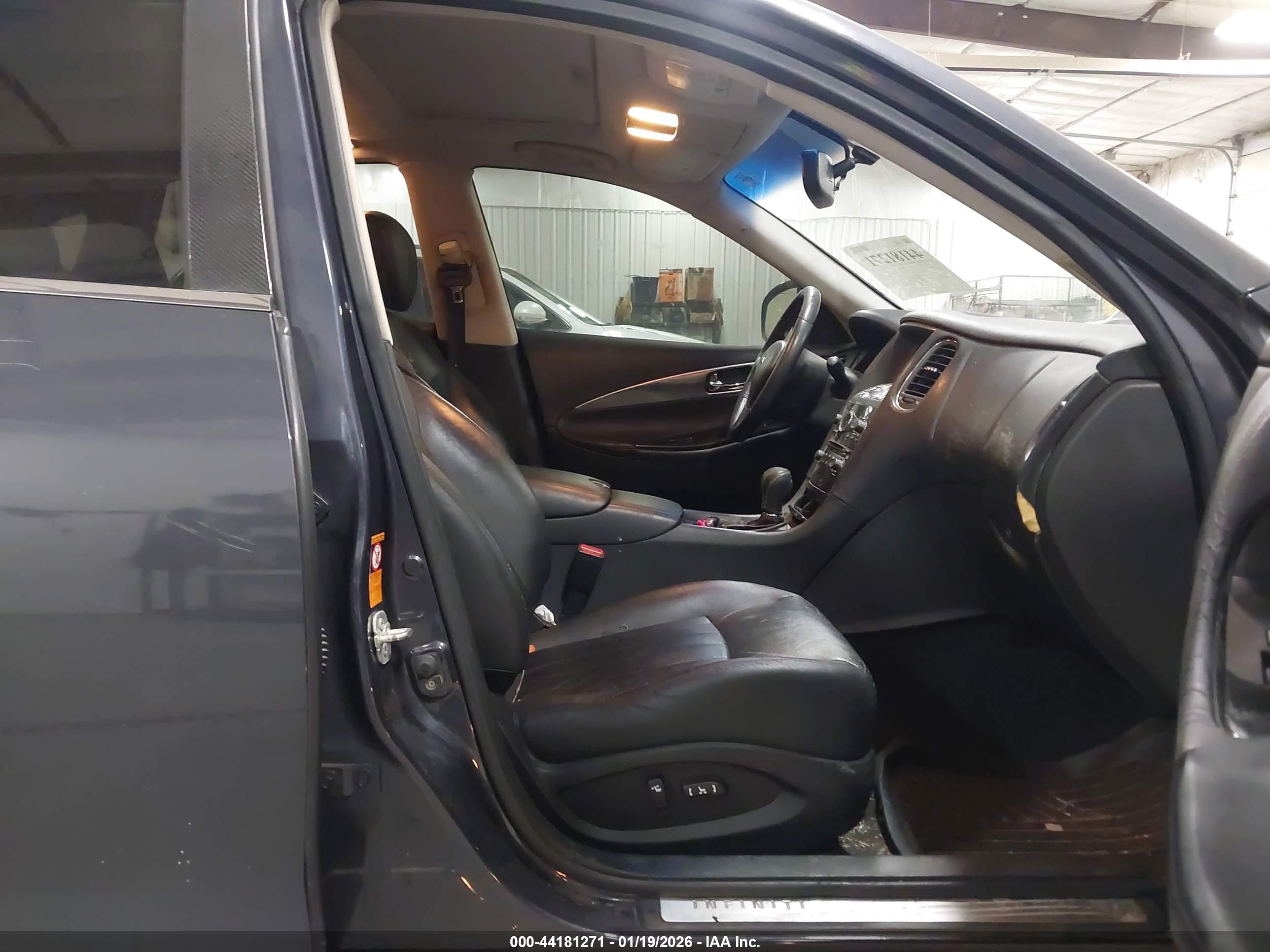 INFINITI EX35 image 5