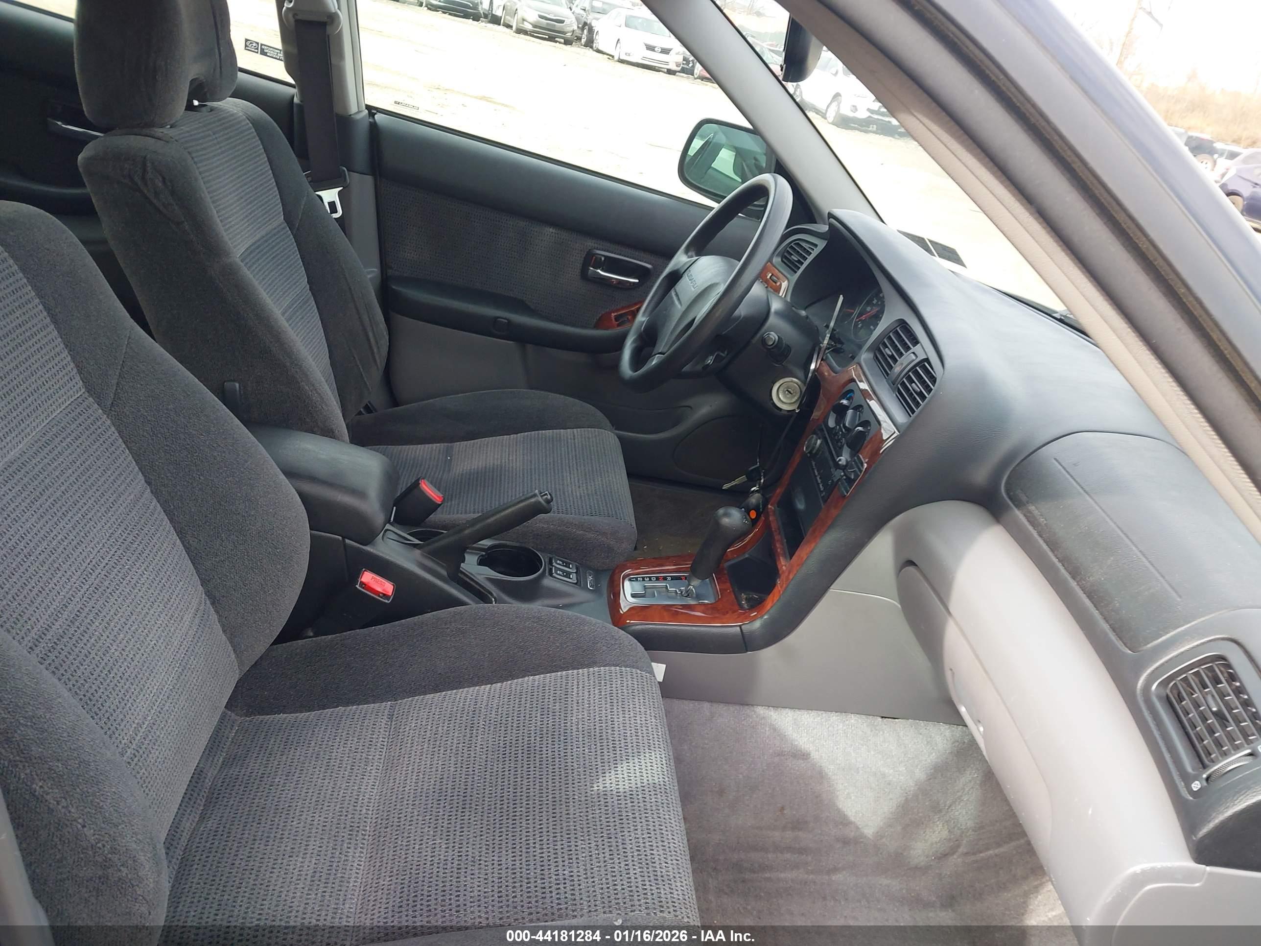 SUBARU OUTBACK image 5