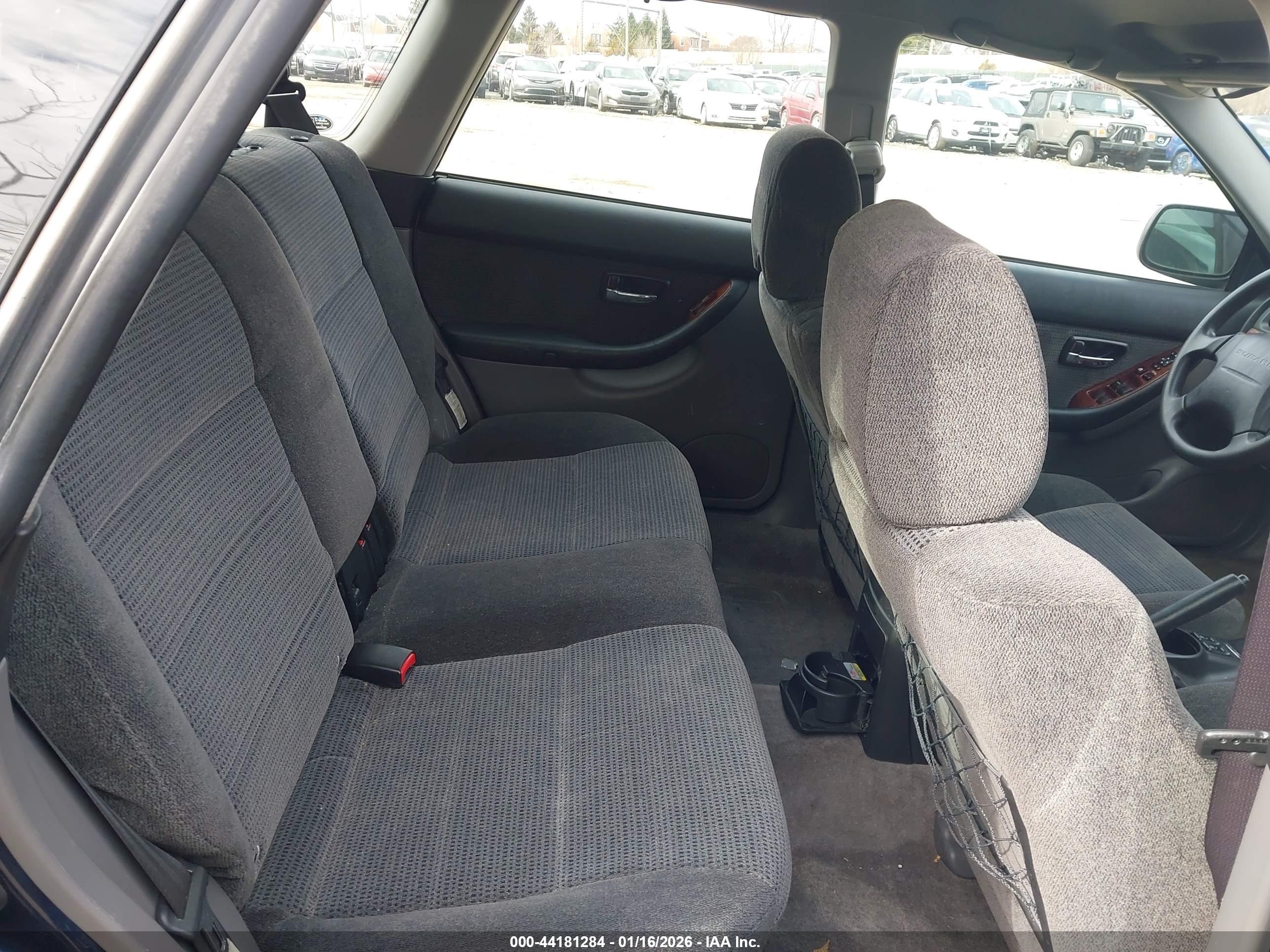 SUBARU OUTBACK image 8