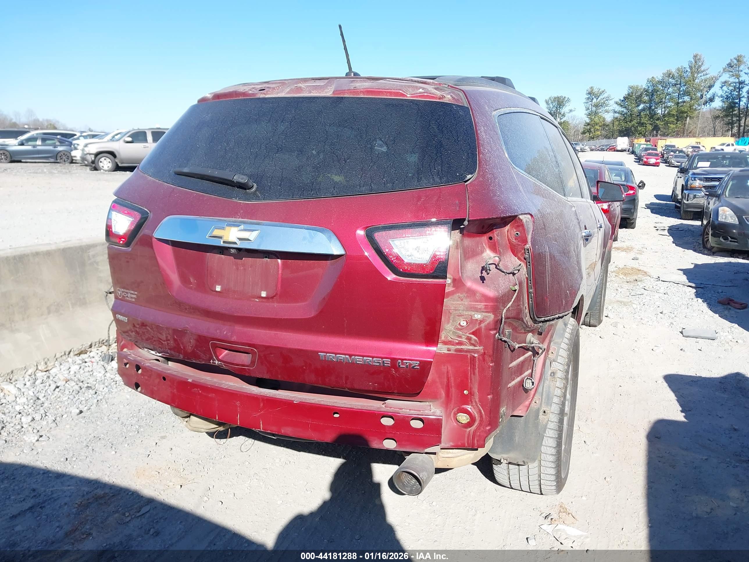 CHEVROLET TRAVERSE image 4