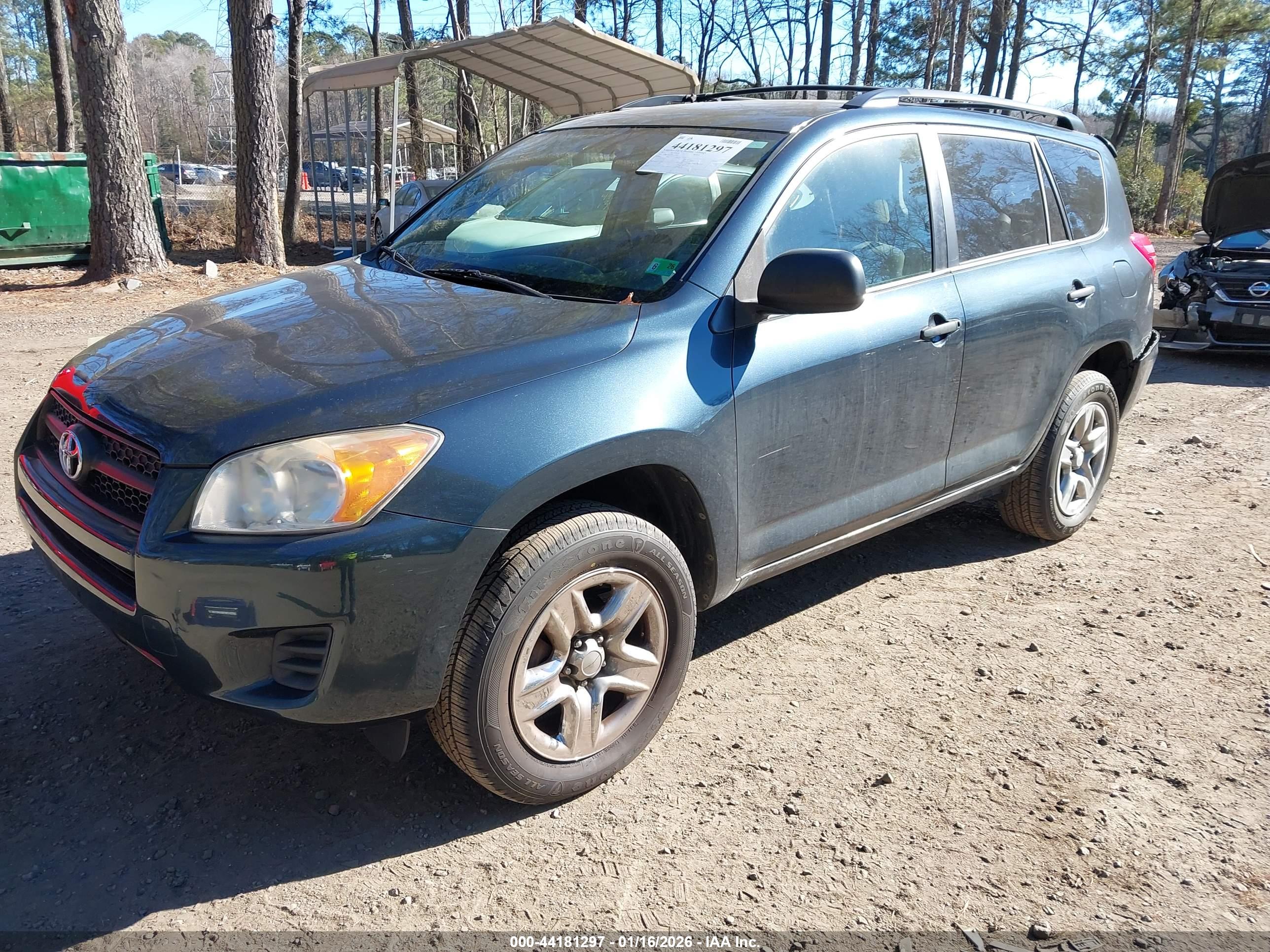 TOYOTA RAV4 image 2