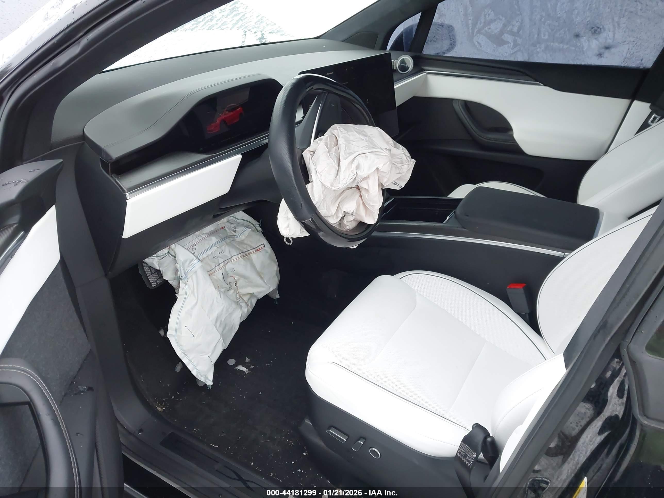 TESLA MODEL image 5
