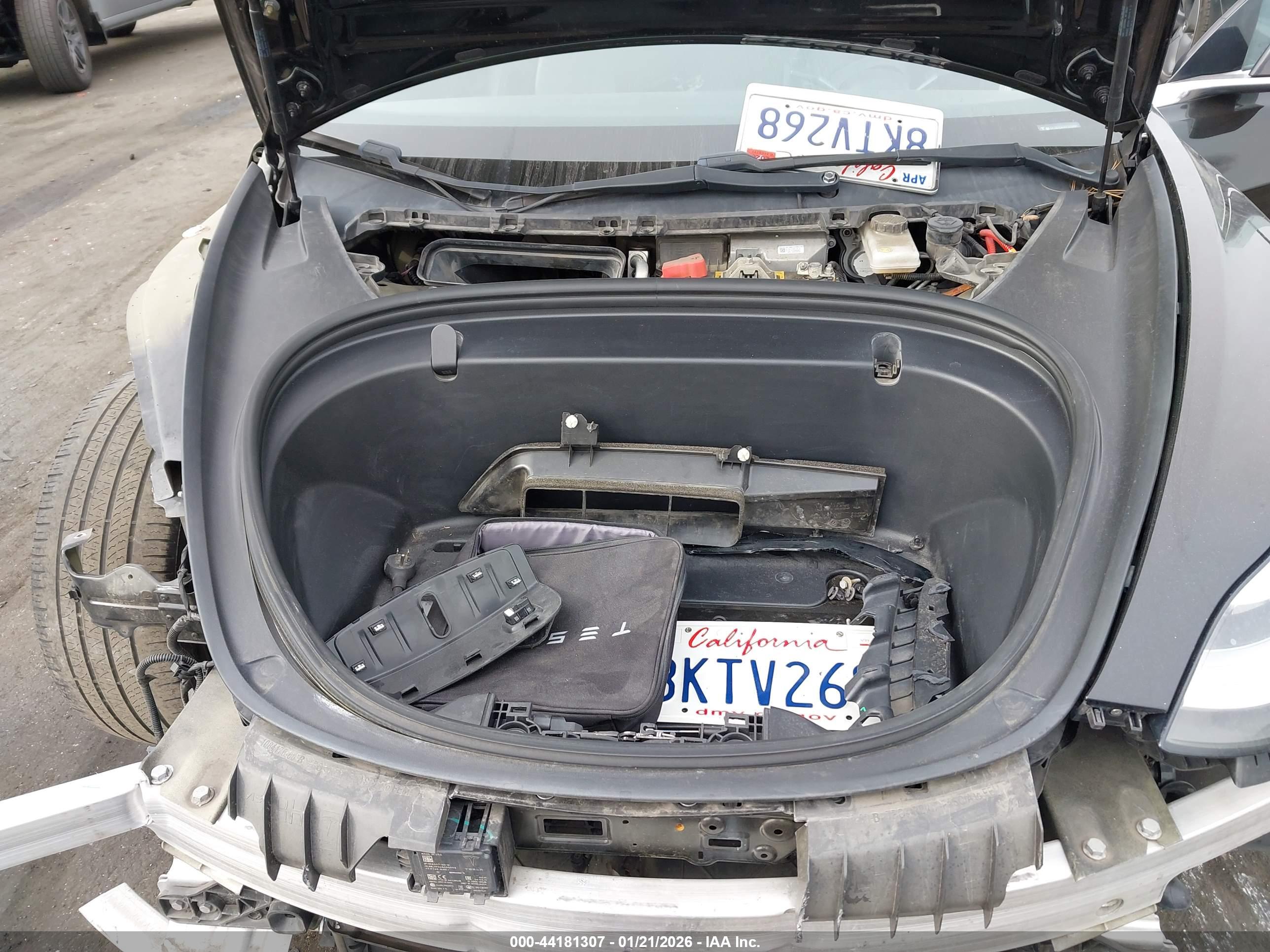 TESLA MODEL image 10