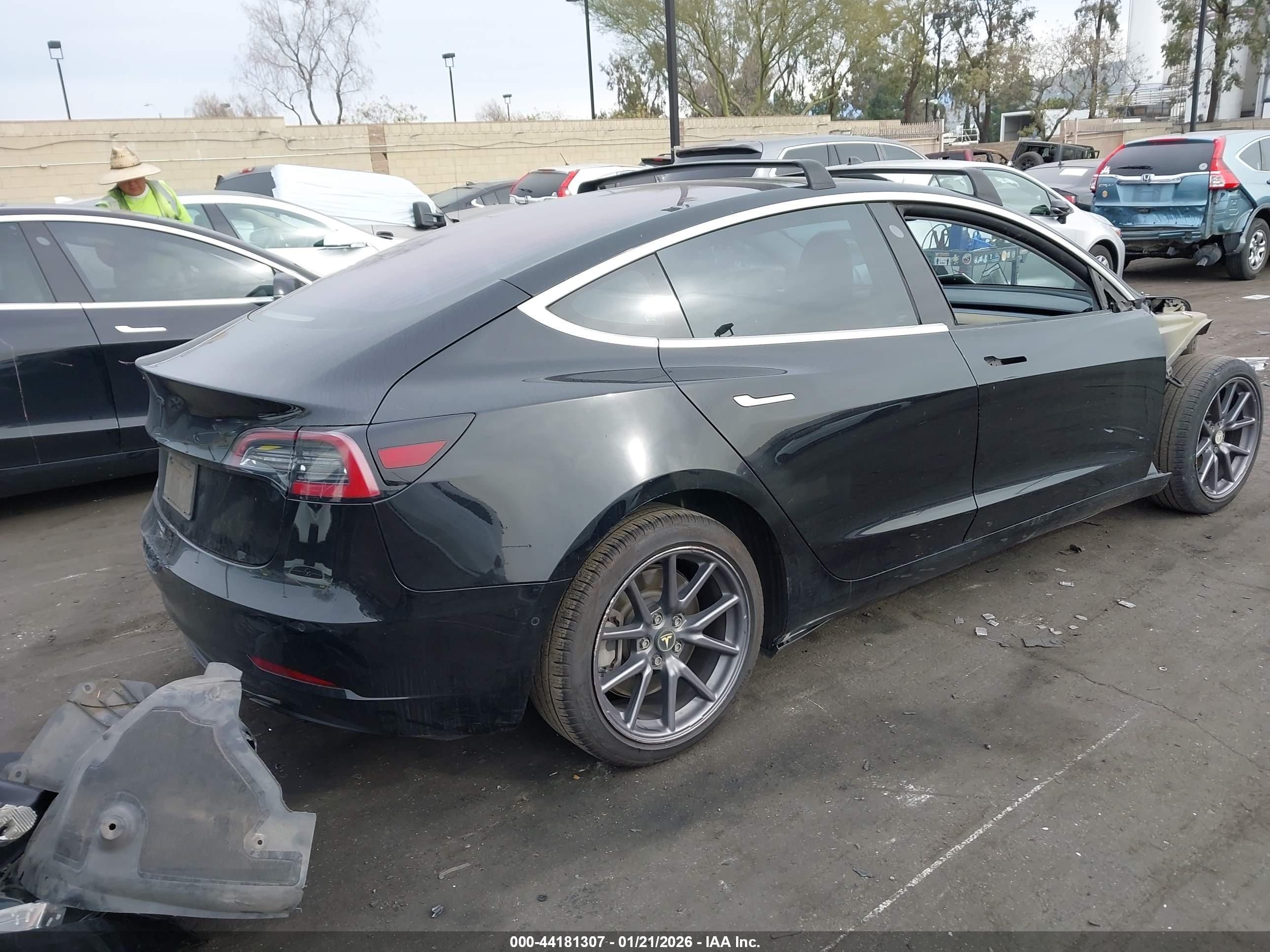 TESLA MODEL image 4