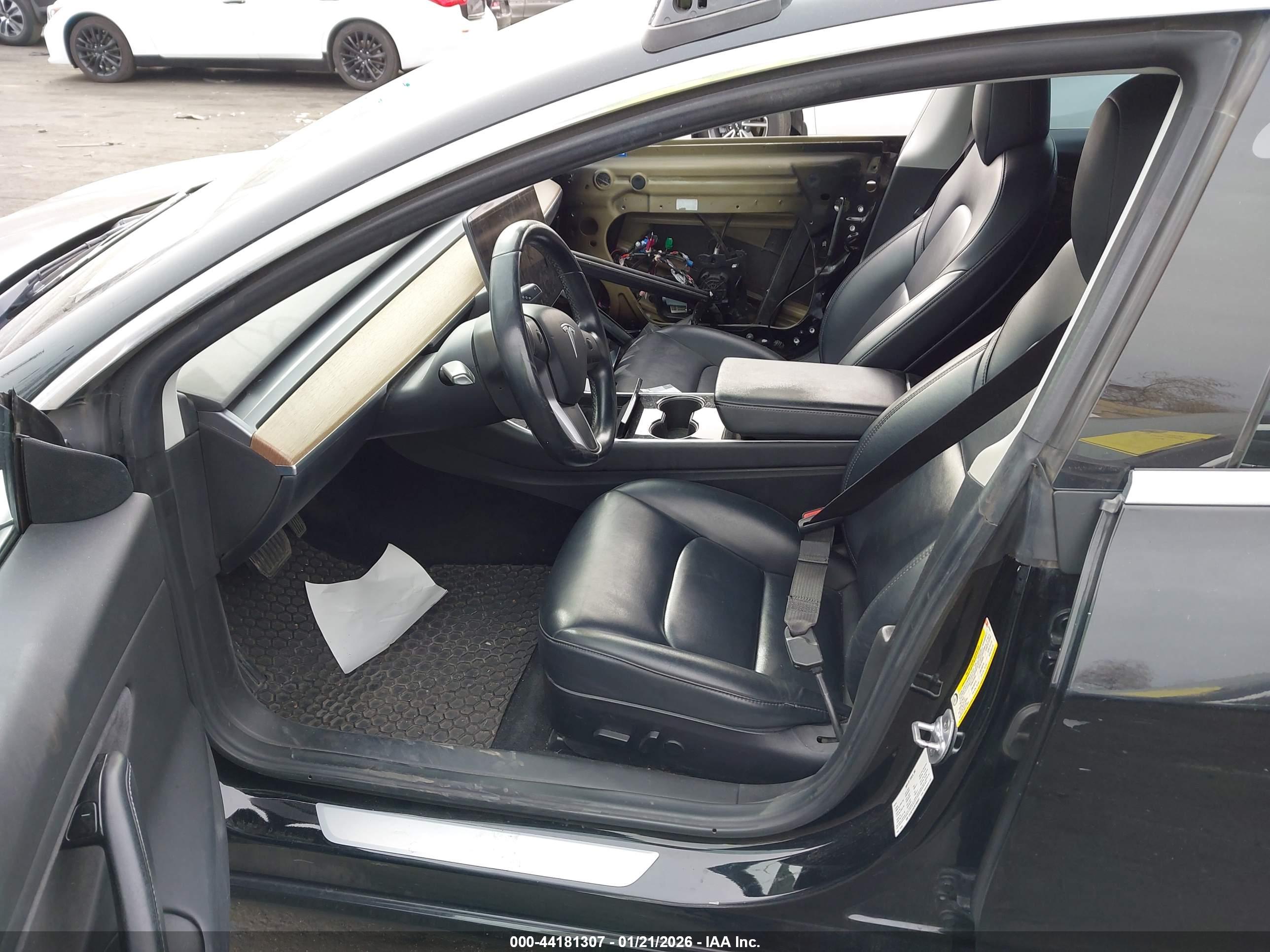 TESLA MODEL image 5