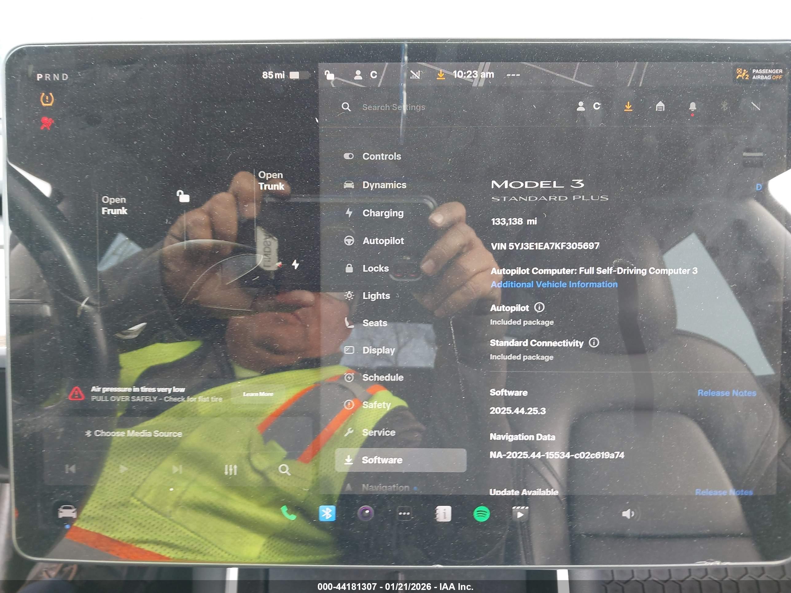 TESLA MODEL image 7