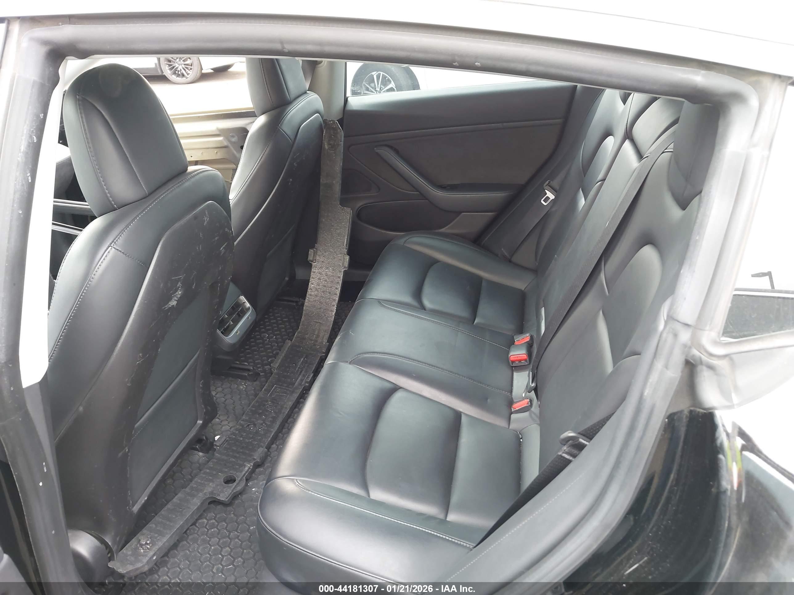TESLA MODEL image 8