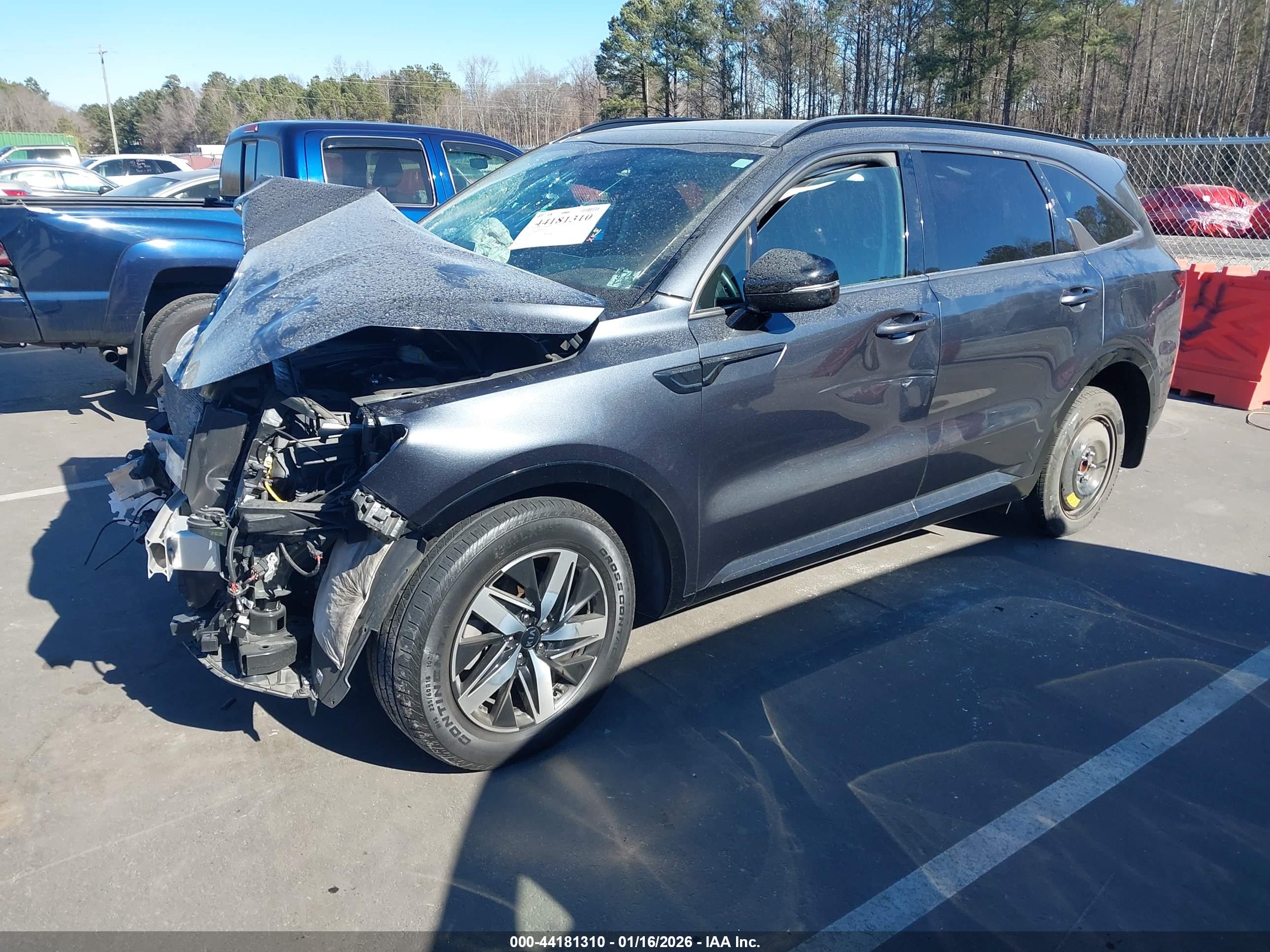 KIA SORENTO image 2