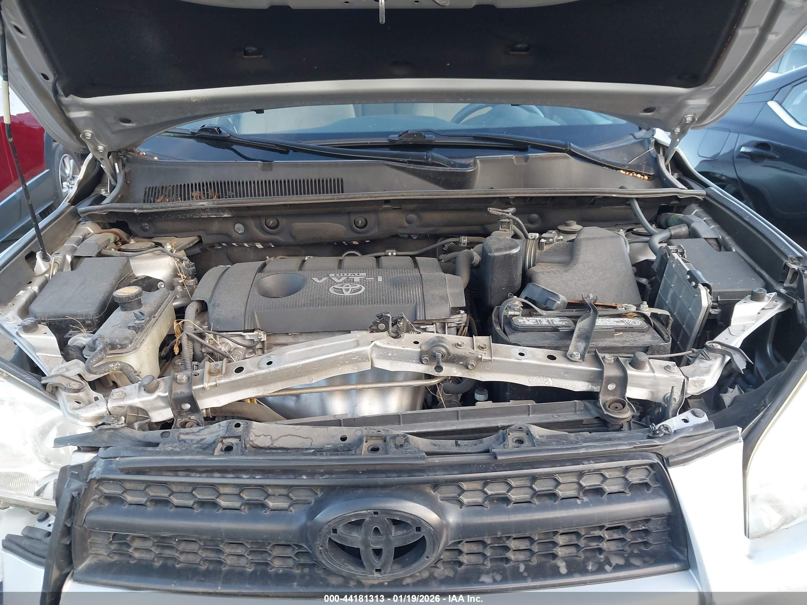 TOYOTA RAV4 image 10