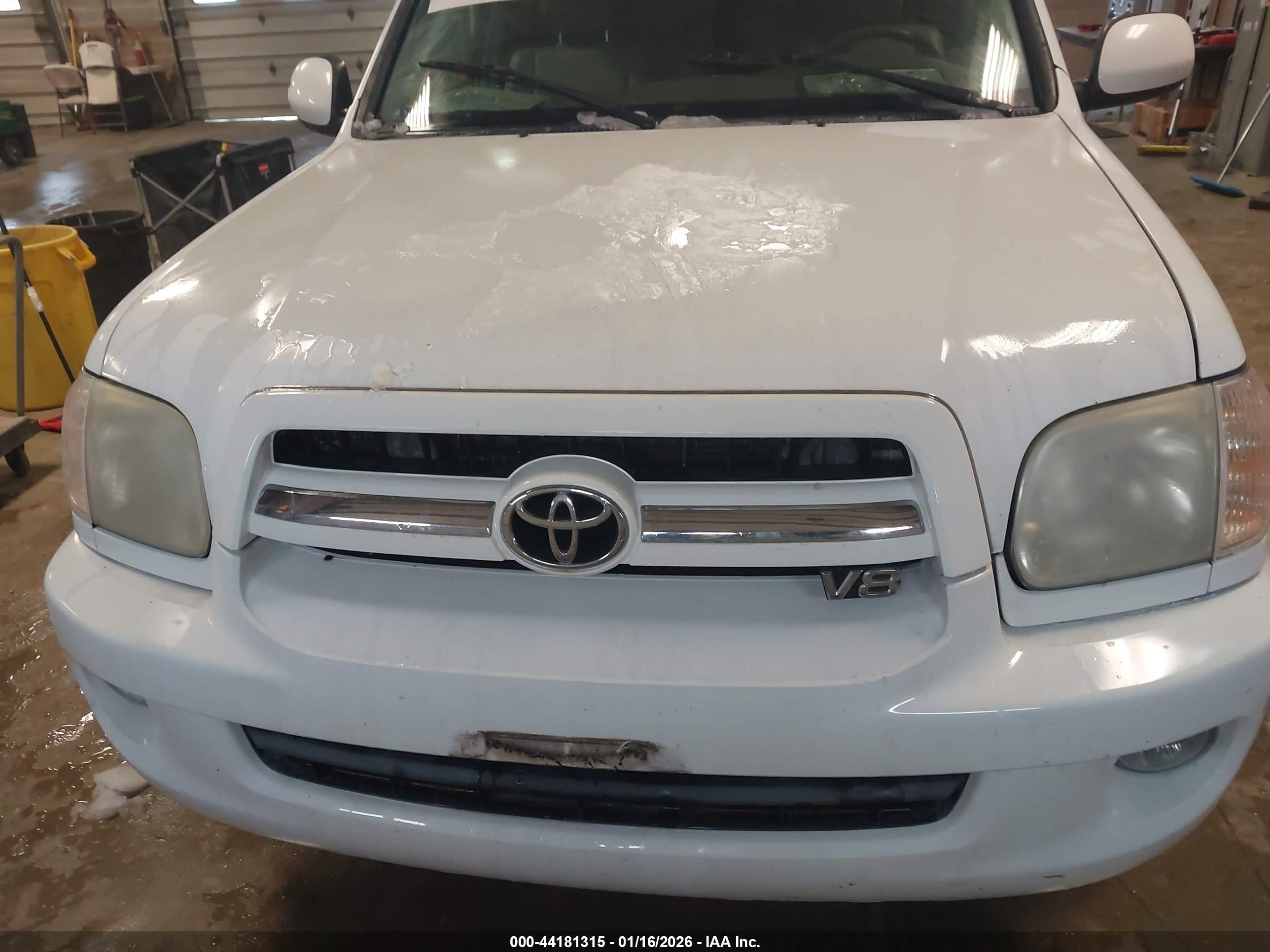 TOYOTA SEQUOIA image 6