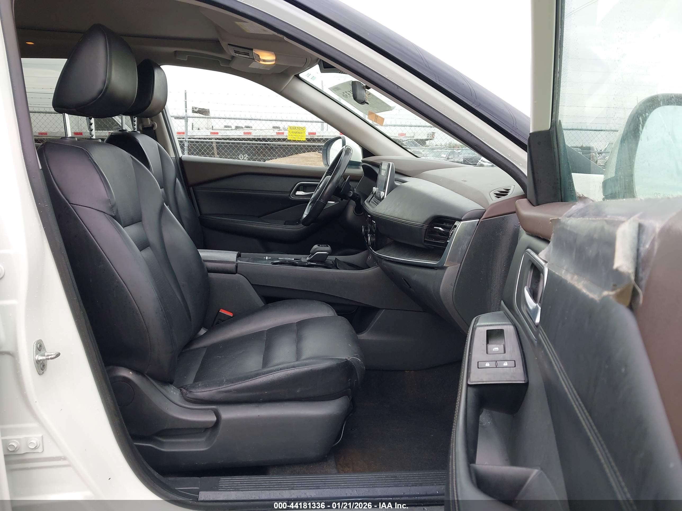 NISSAN ROGUE image 5
