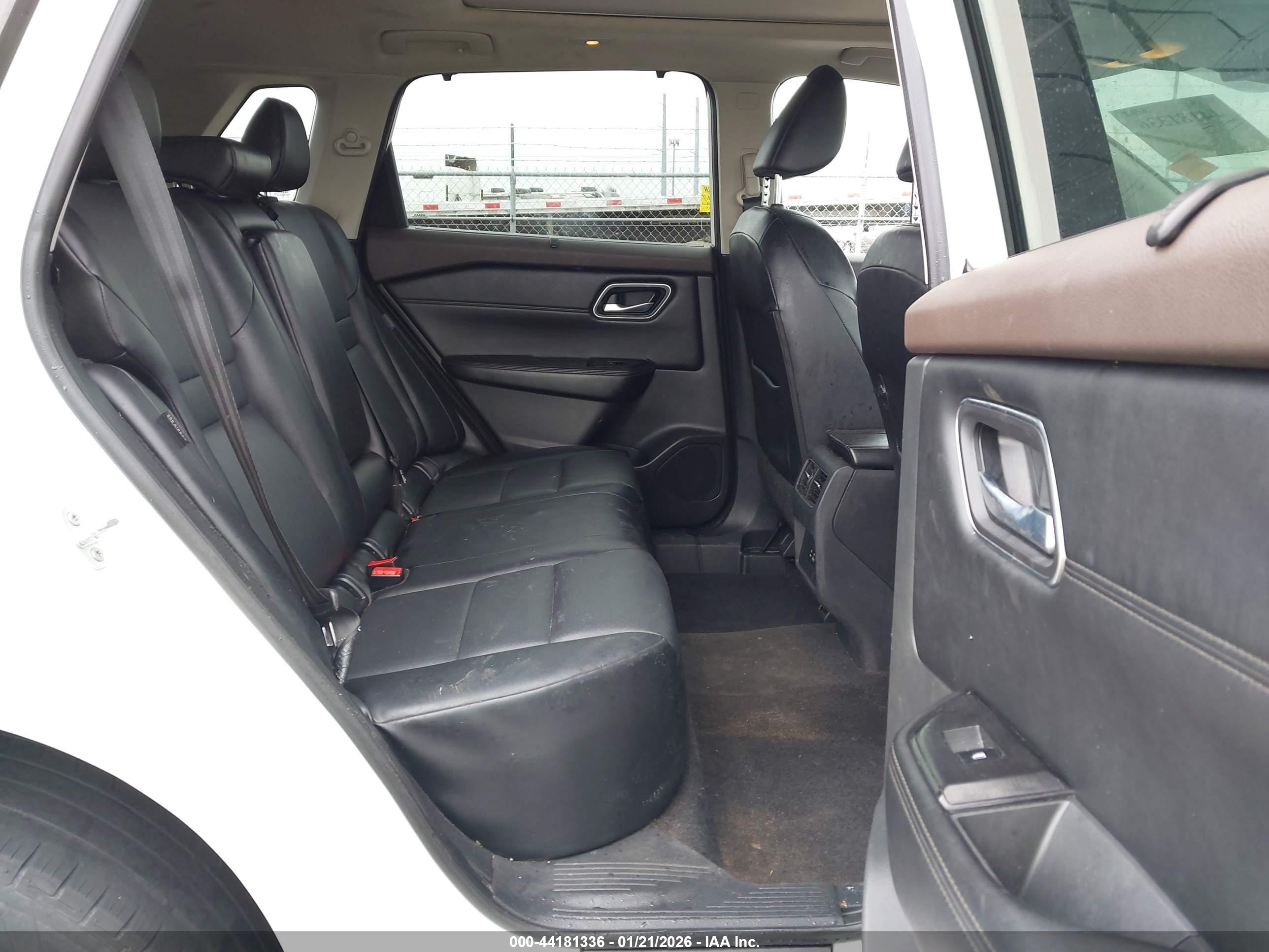 NISSAN ROGUE image 8
