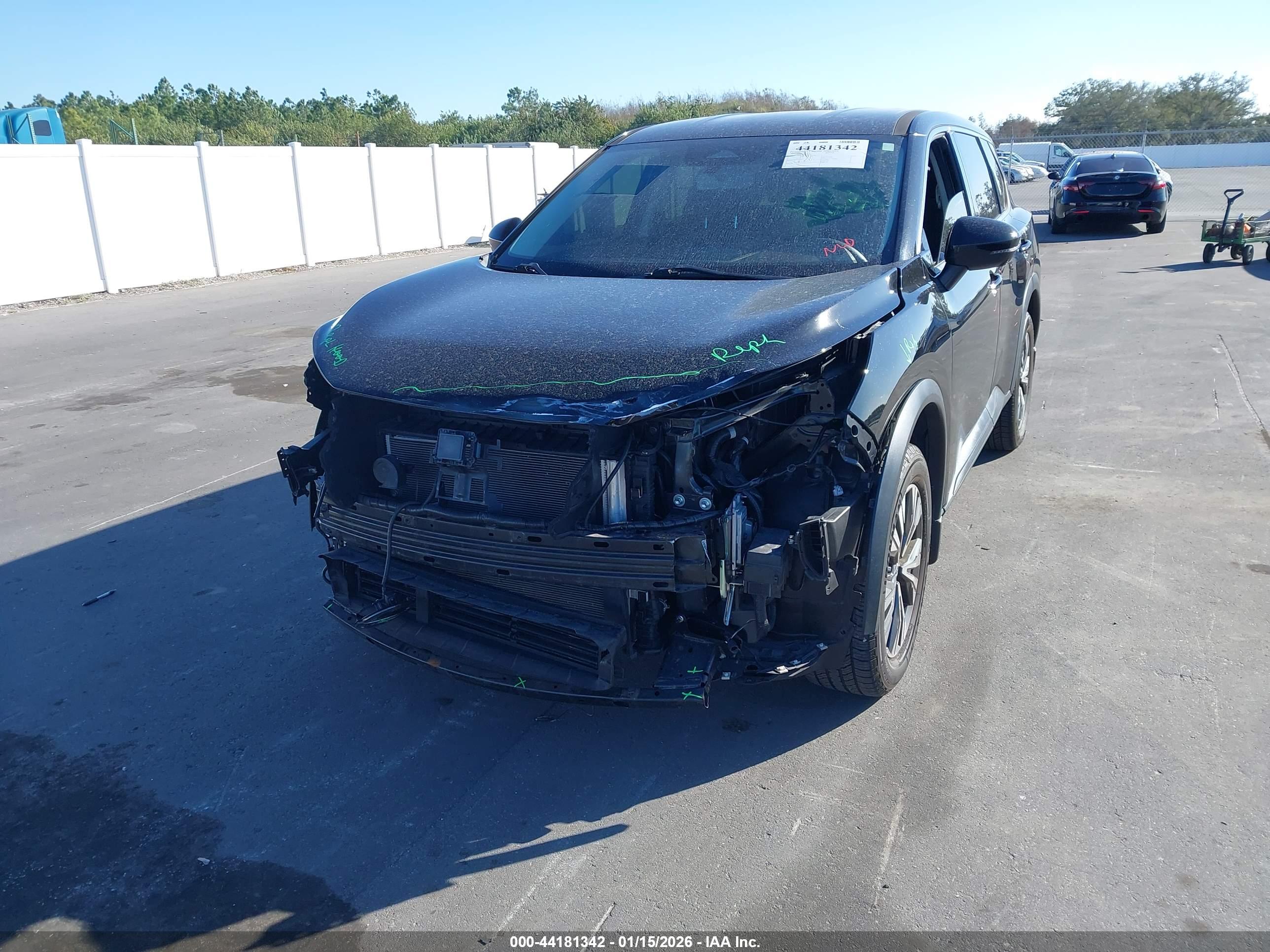 NISSAN ROGUE image 2