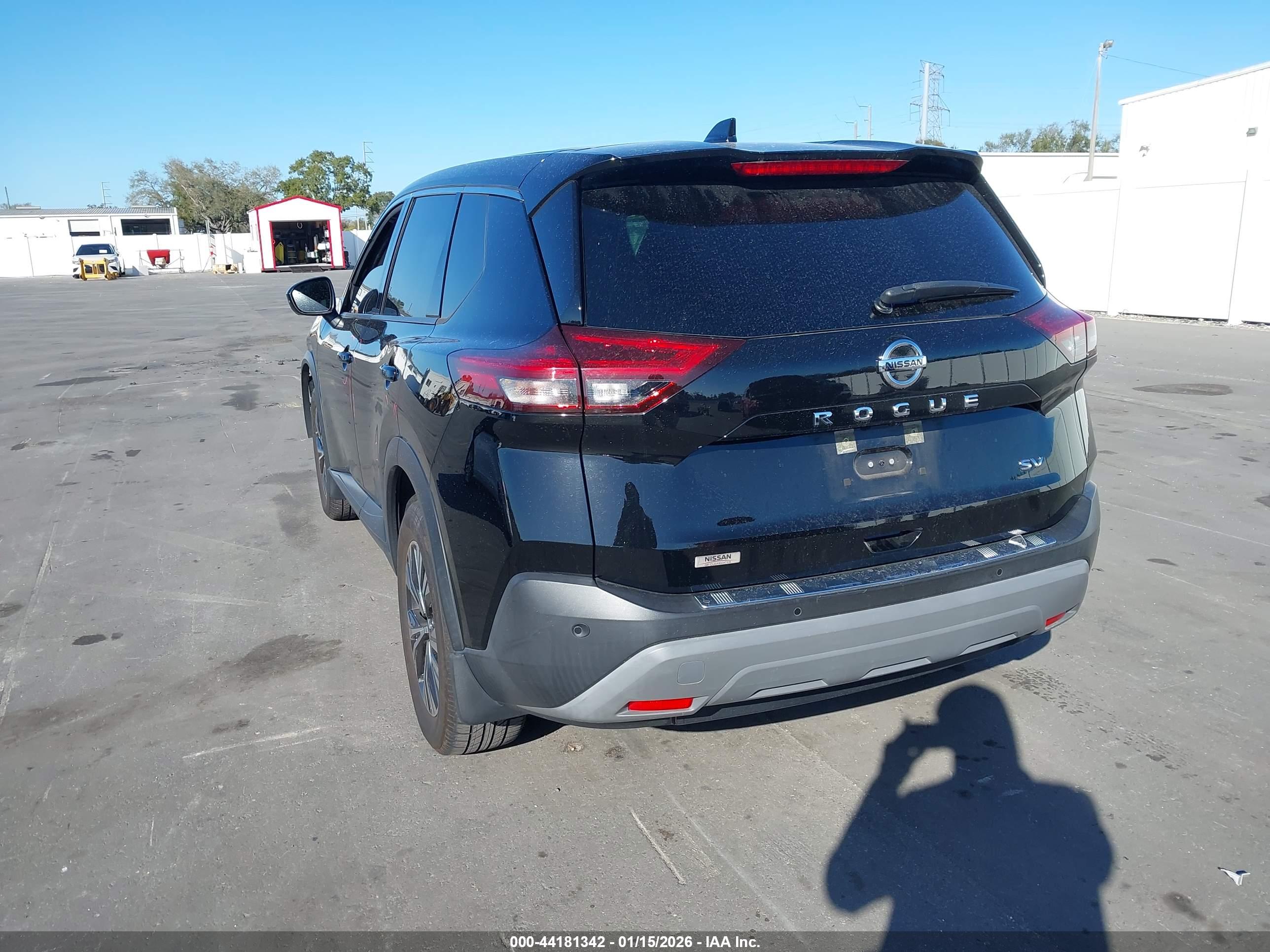 NISSAN ROGUE image 3