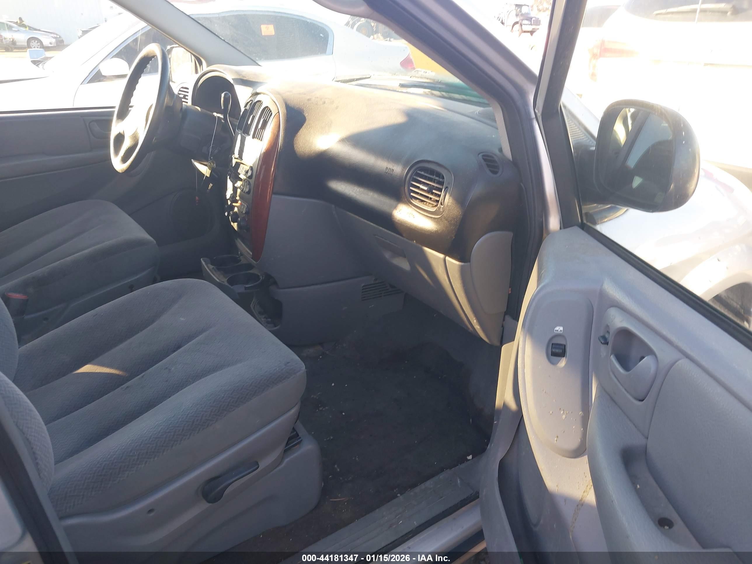 CHRYSLER TOWN image 5