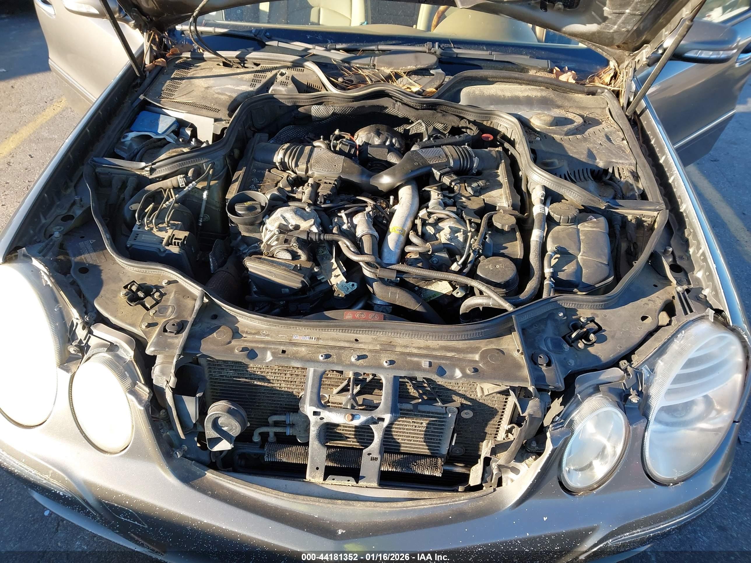 MERCEDES-BENZ E image 10