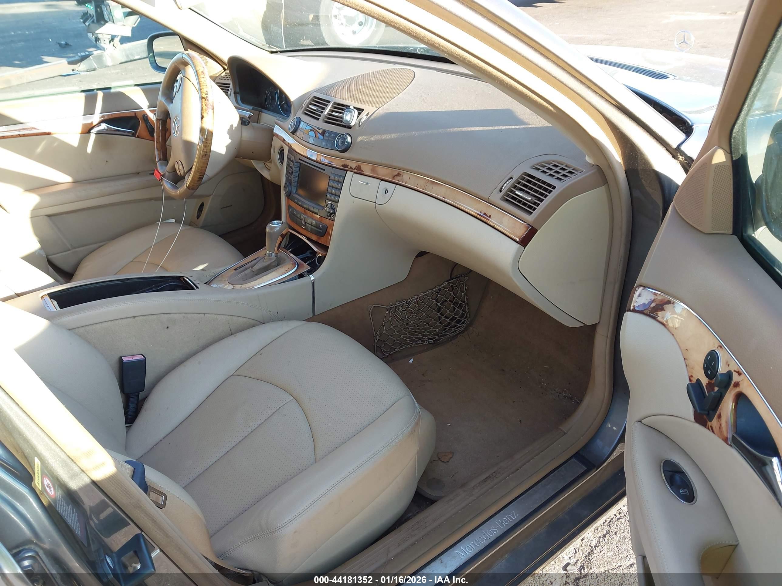 MERCEDES-BENZ E image 5
