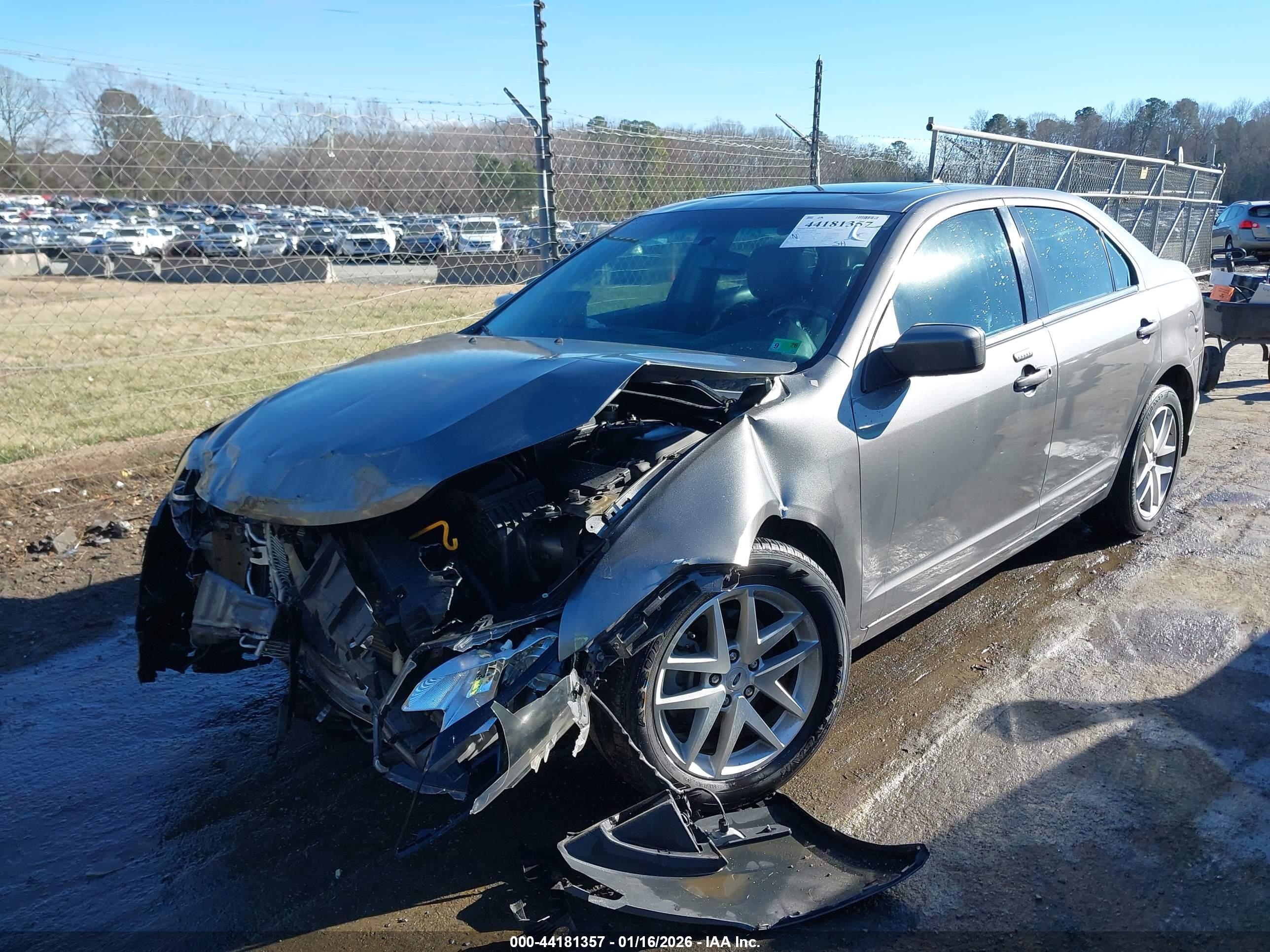 FORD FUSION image 2