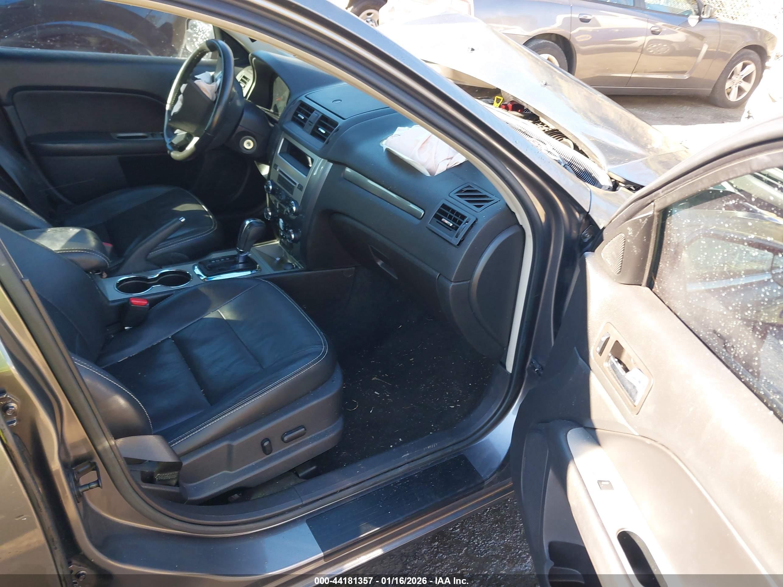 FORD FUSION image 5