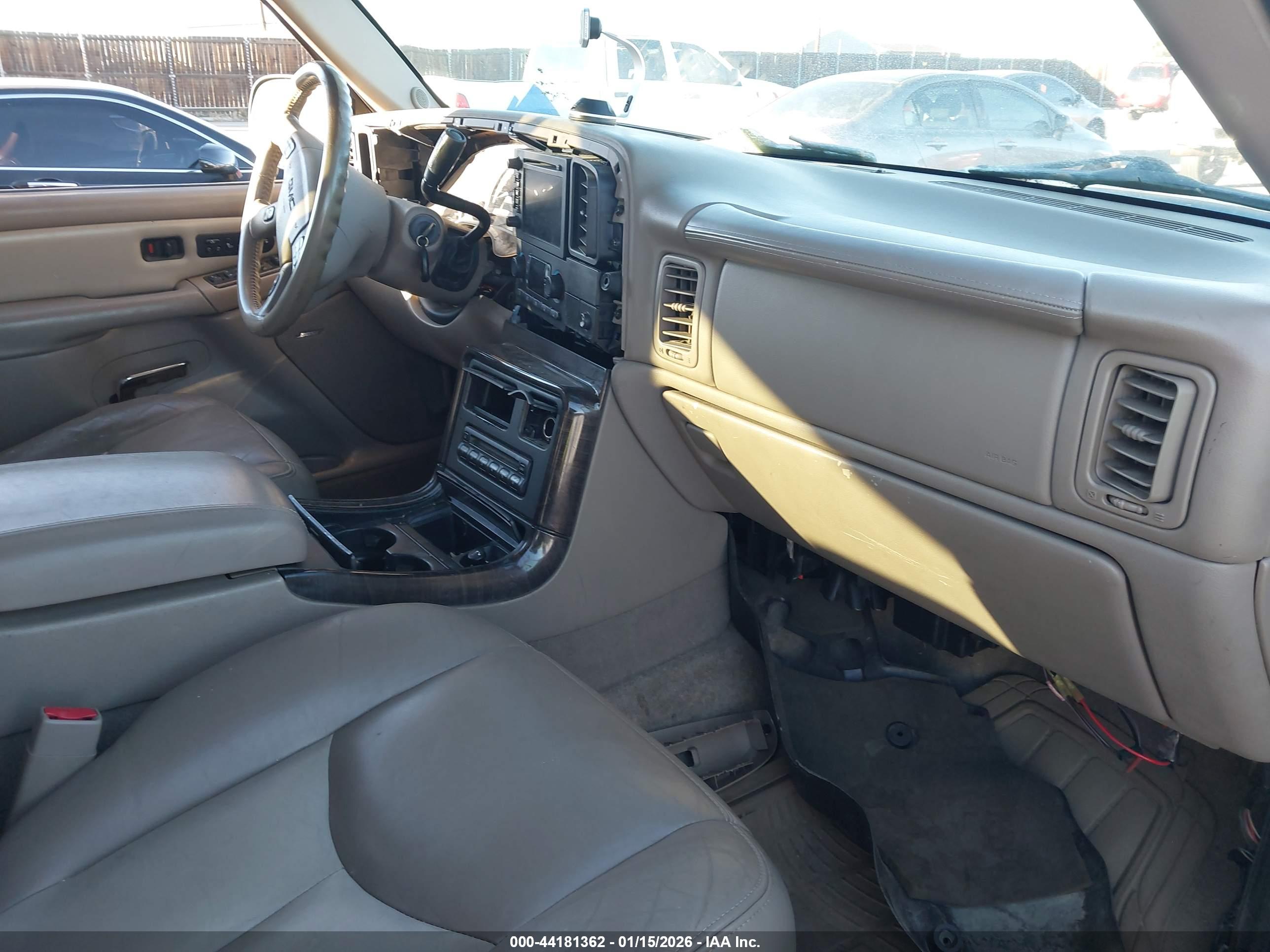 GMC YUKON image 5