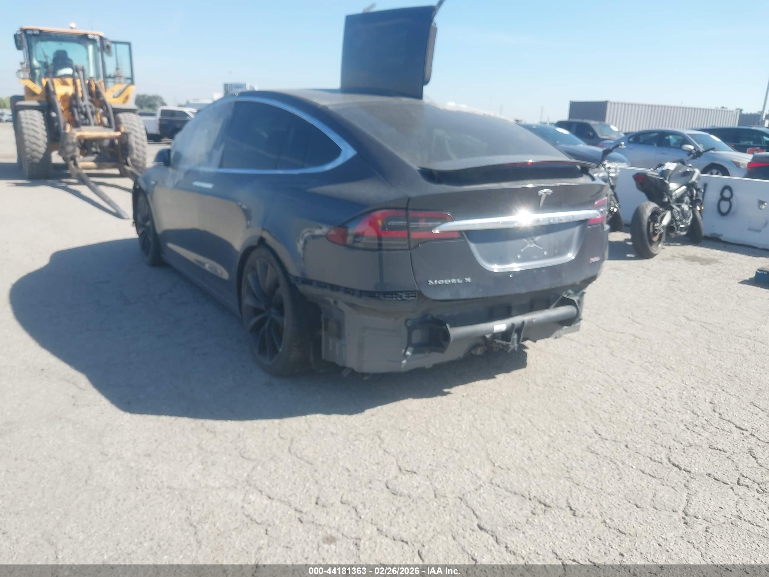 TESLA MODEL image 3