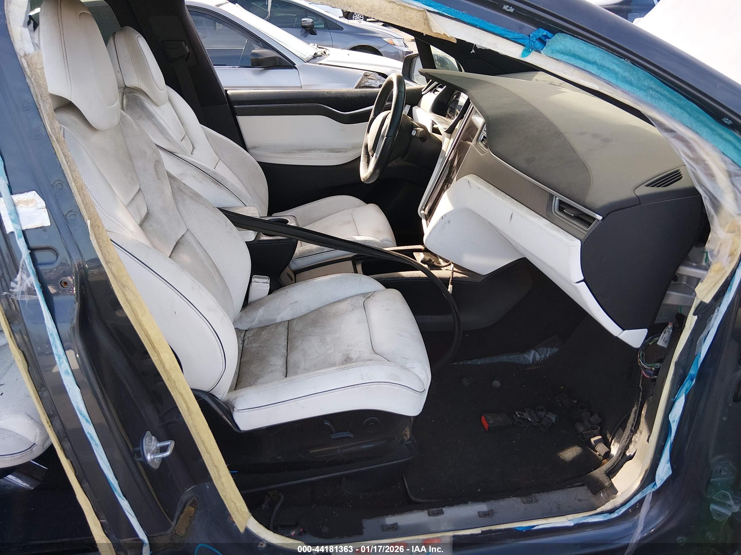 TESLA MODEL image 5