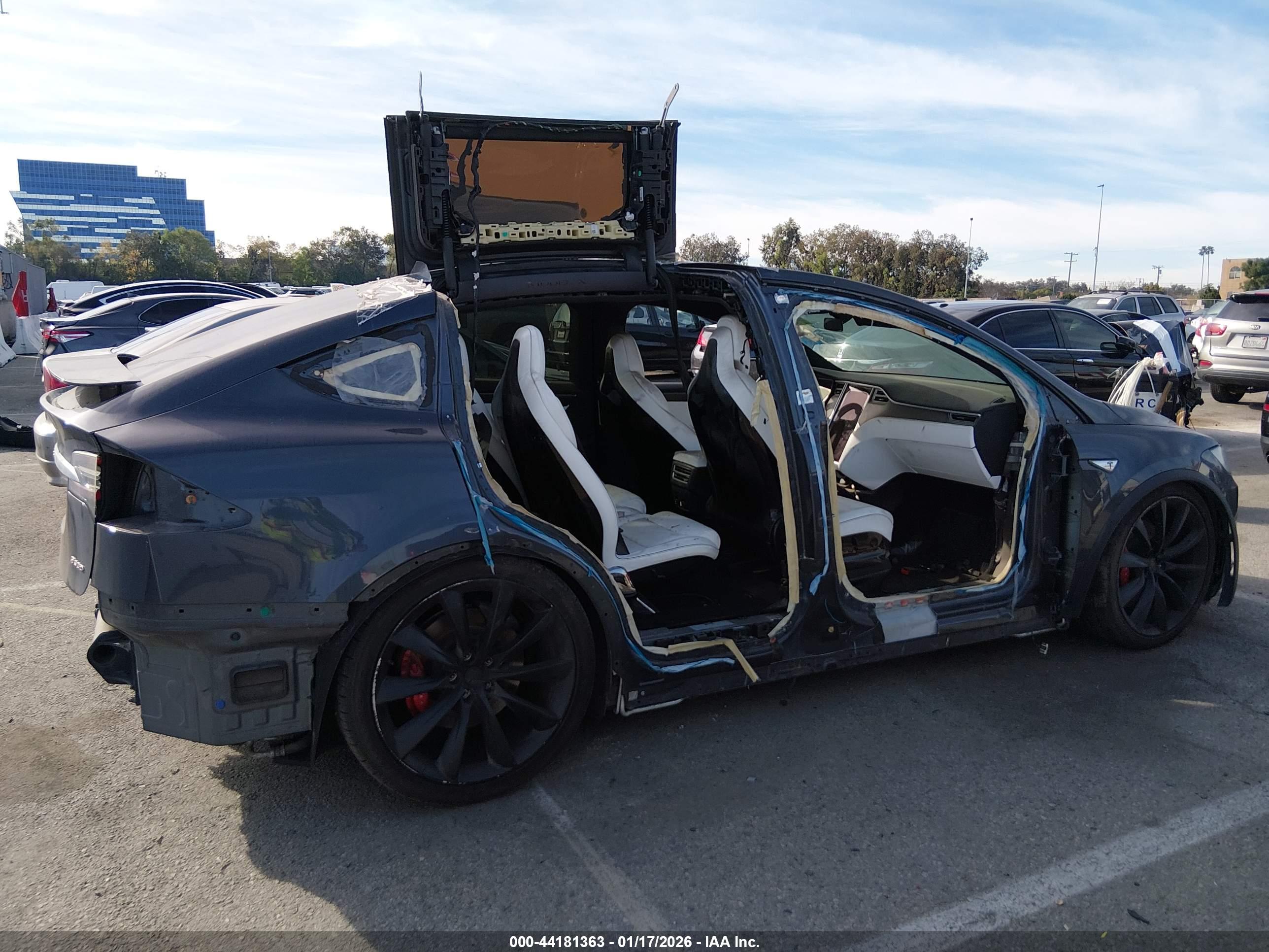 TESLA MODEL image 6